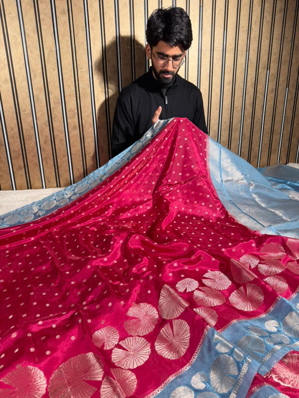 Rani Pink Firozi Contrast Border Banana Silk Banarasi Saree