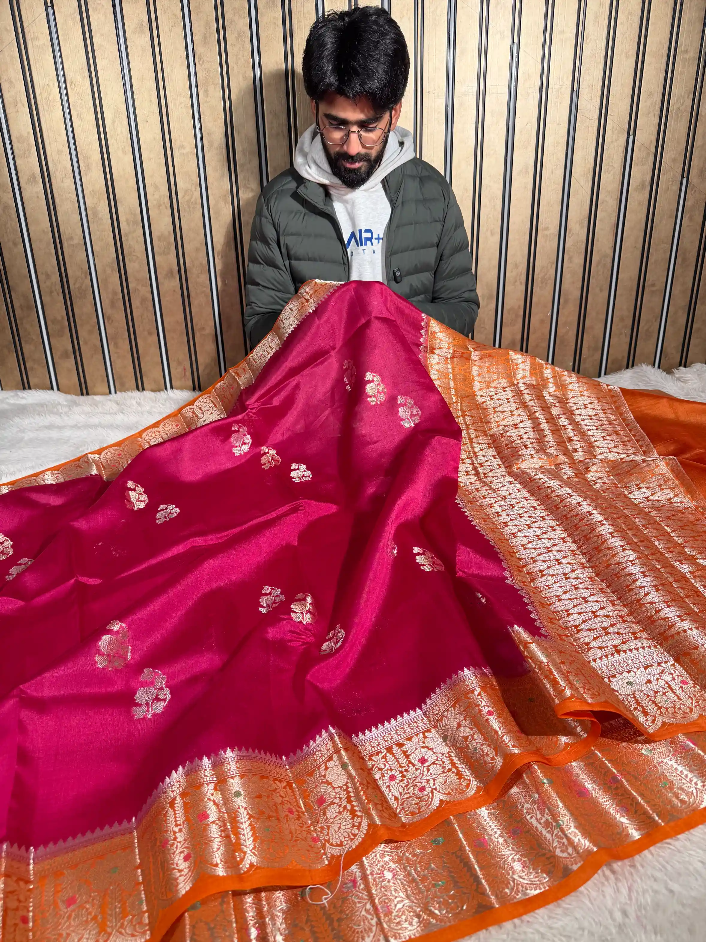 Rani Pink Pure Mango Silk Eccentric Buta Banarasi Saree 