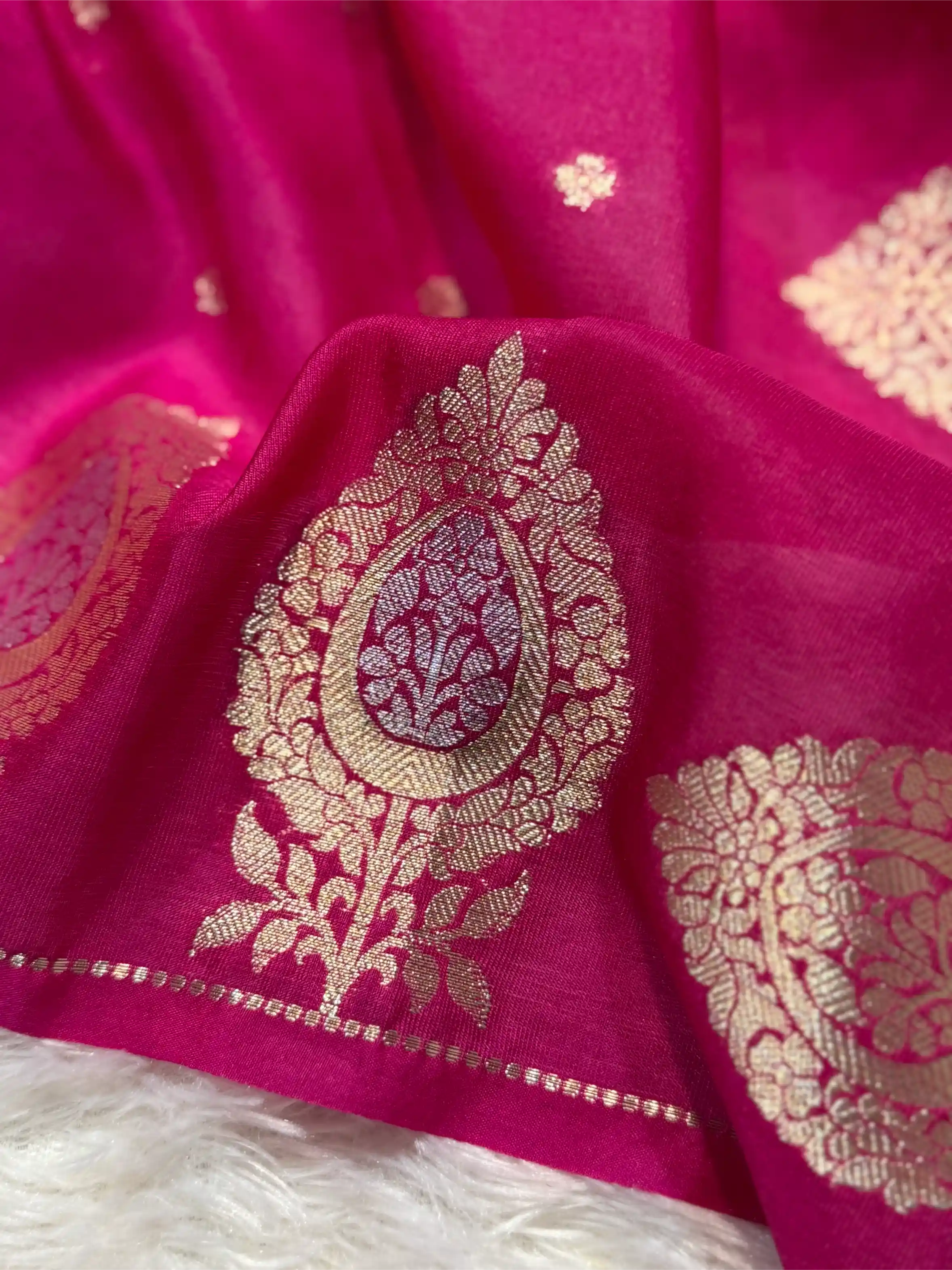 Rani Pink Warm Silk Traditional Buti Weave Banarasi Saree