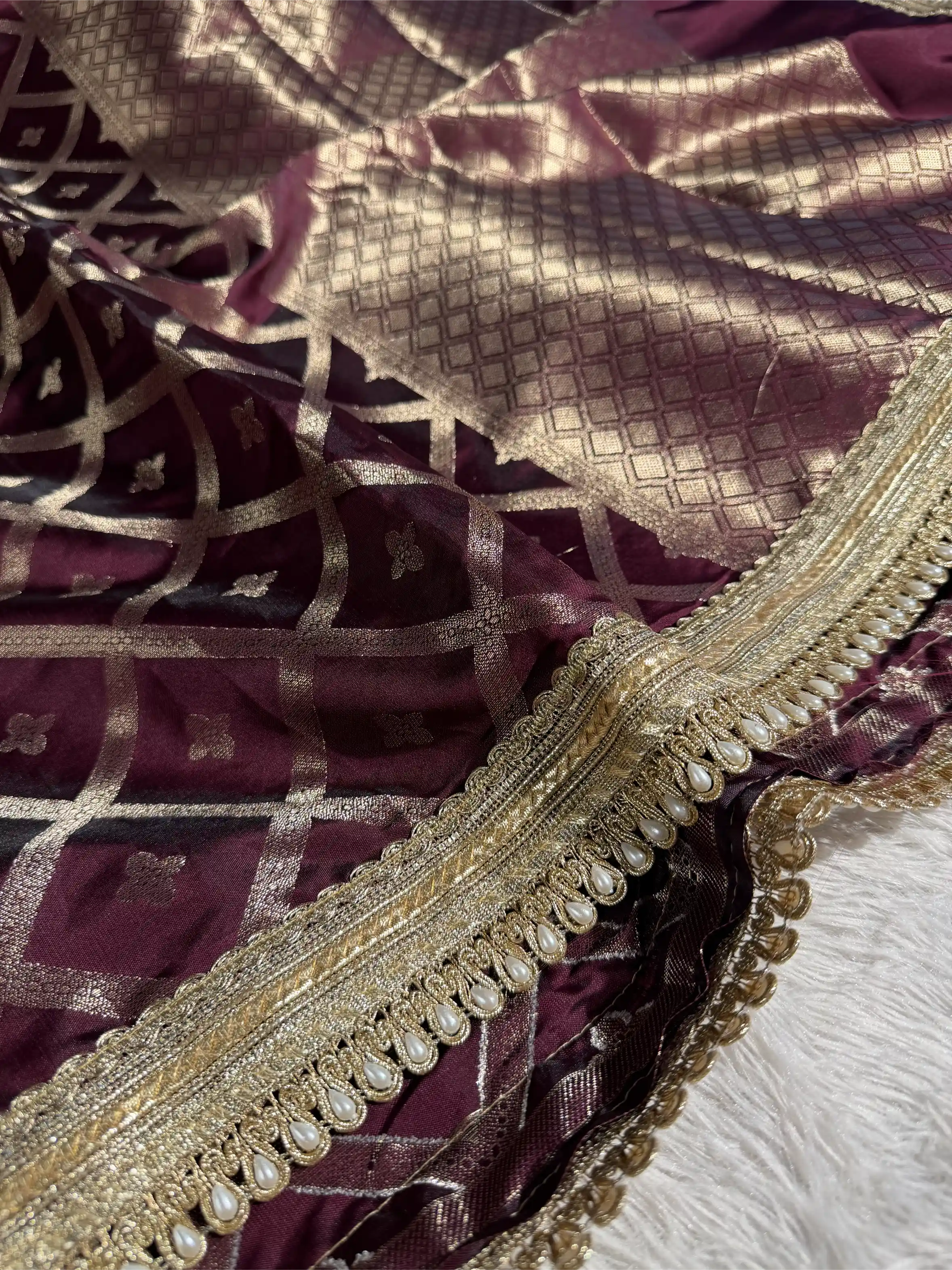 Rare Wine Chinia Silk Checkered Designer Banarasi Saree