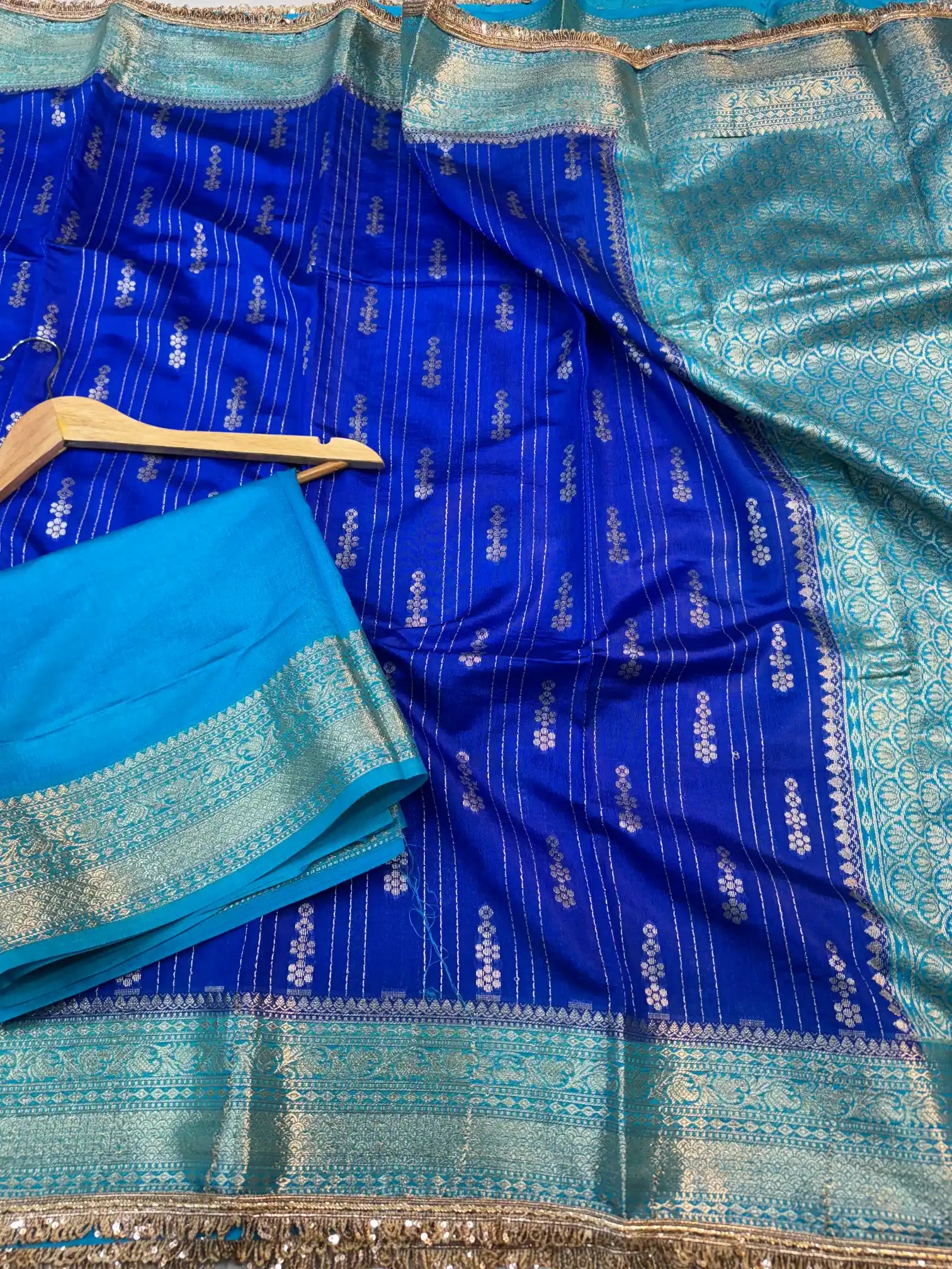 Royal Blue Eccentric Chiniya Silk Designer Banarasi Saree