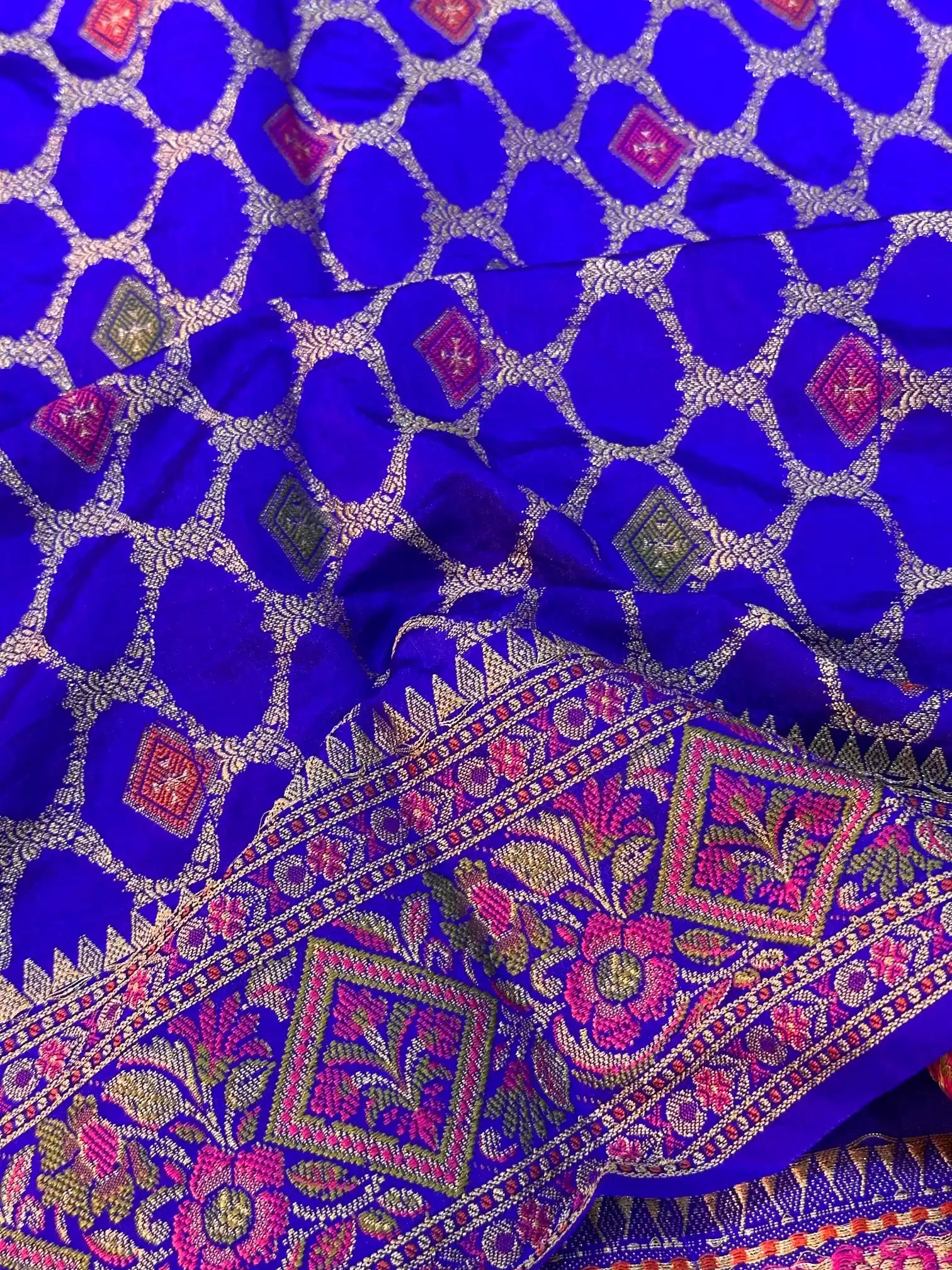 Royal Blue Warm Silk Golden Zari Border & Floral Motifs Banarasi Saree 