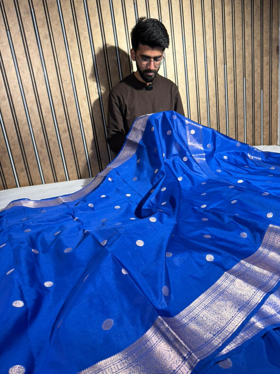 Royal Blue Semi Katan Silk Polka Dots Weave Banarasi Saree