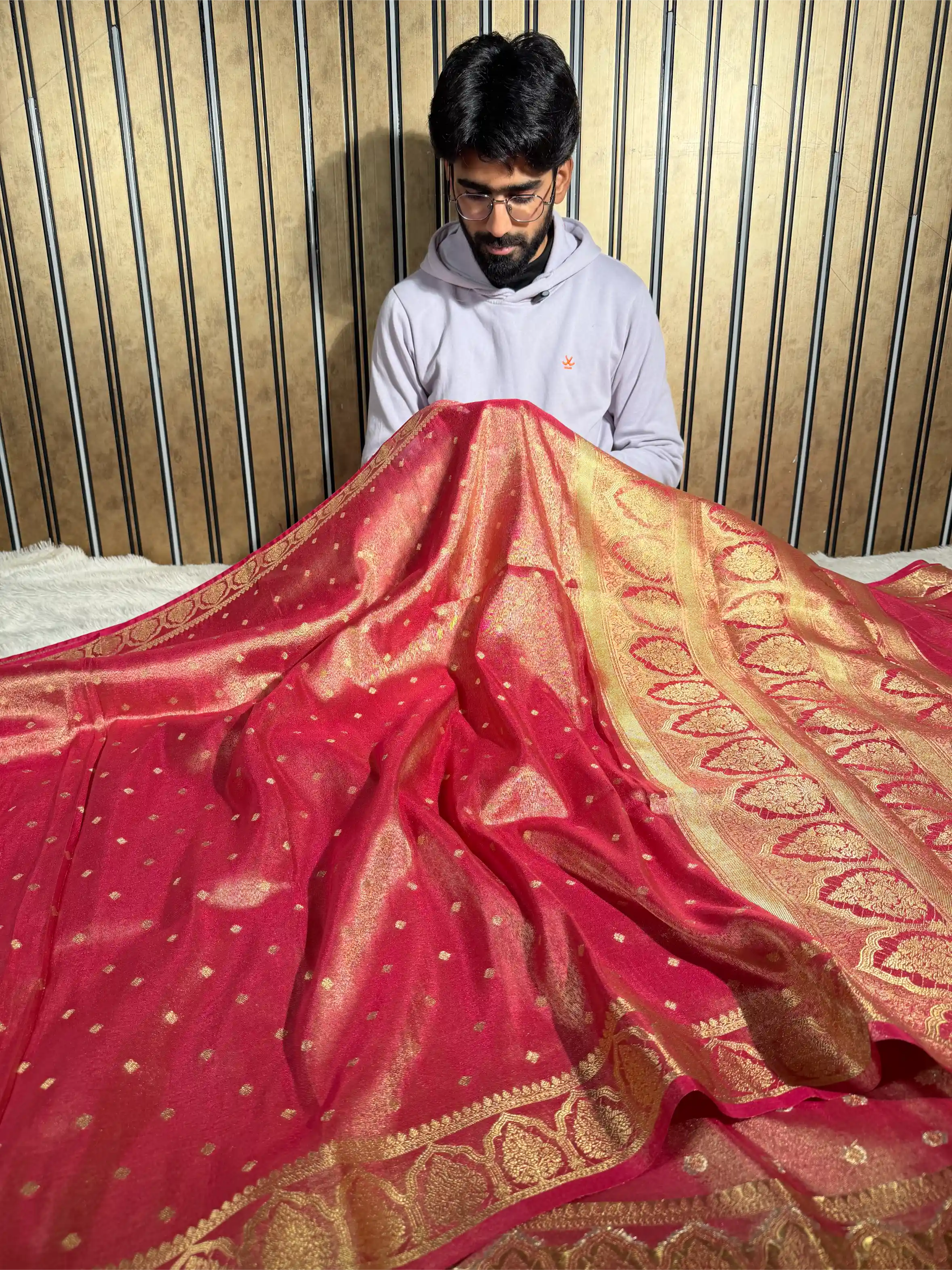 Rusted Rani Pink Breathable Tissue Silk Traditional Weave Banarasi Saree