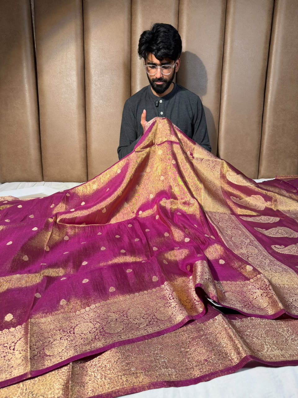 Rusted Shade Breathable Katan Tissue Banarasi Saree