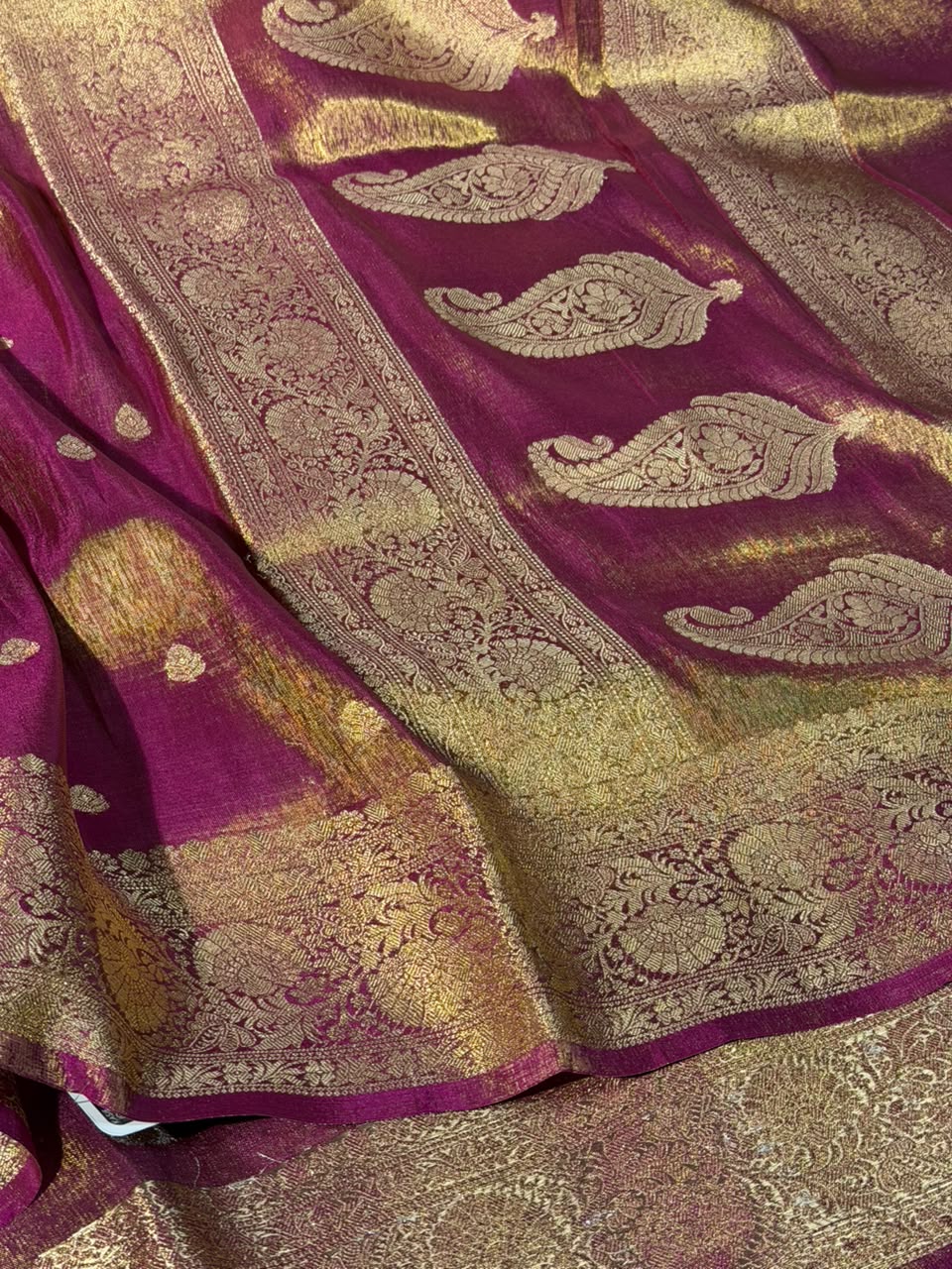 Rusted Shade Breathable Katan Tissue Banarasi Saree