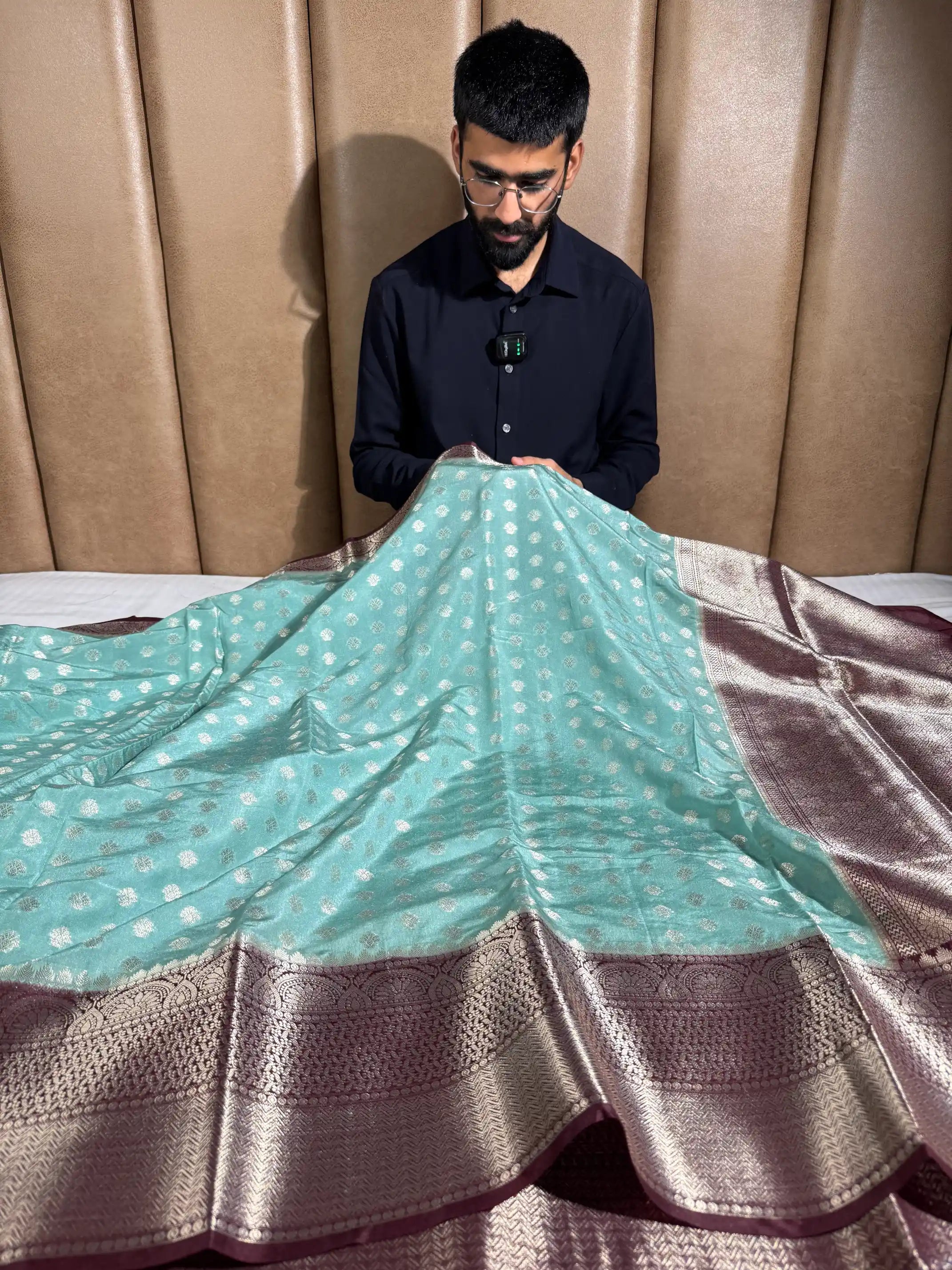 Sea Green Contrast Shade Chinia Silk Banarasi Saree