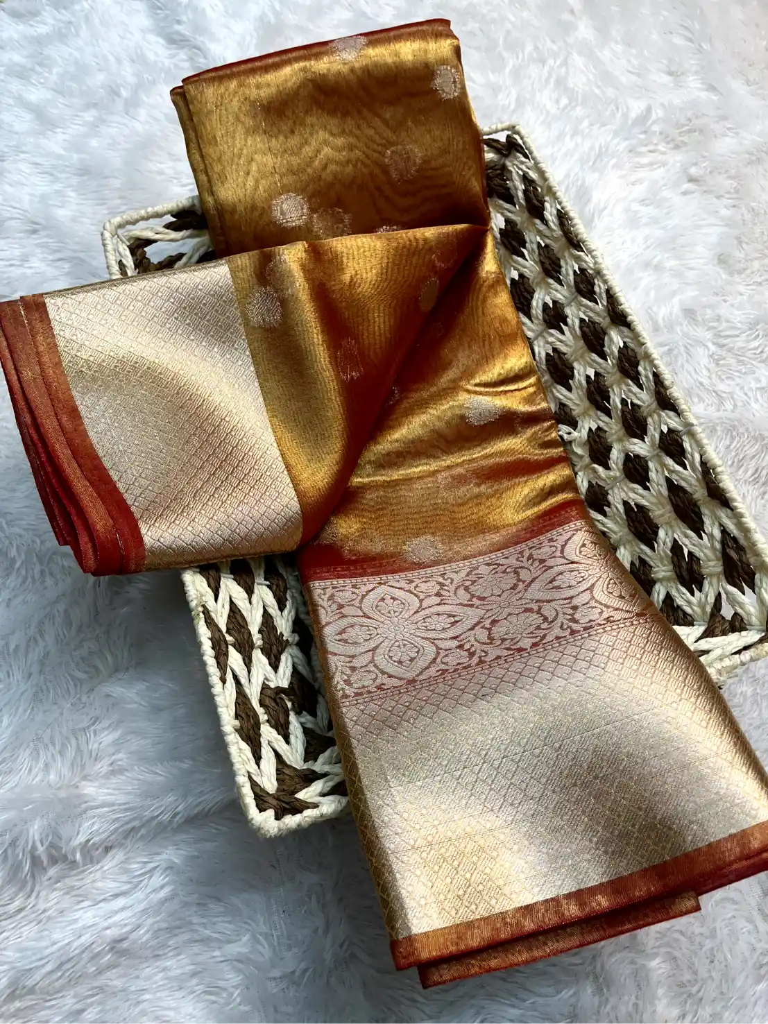 Soft Tissue Traditional Jacquard Banarasi Saree