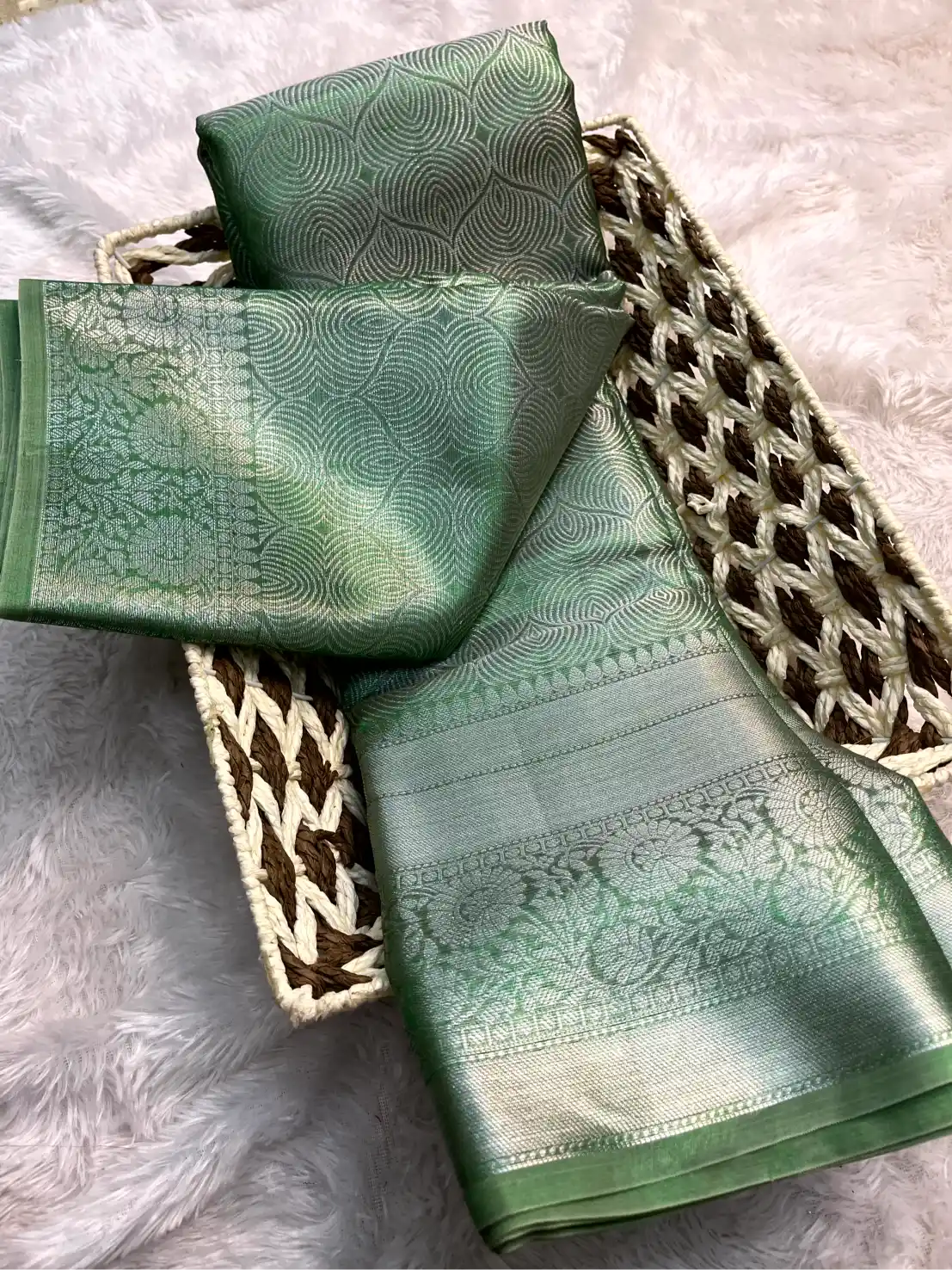 Soft Tissue Traditional Jacquard Banarasi Saree