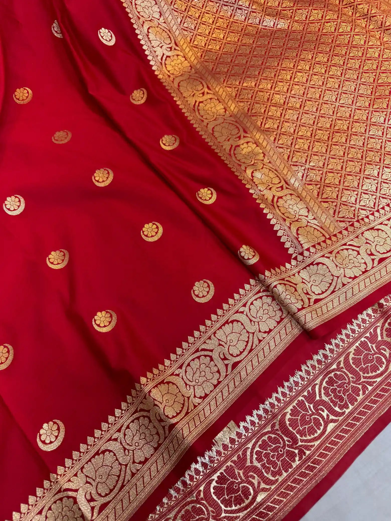 Sonakshi ma’am Inspired Satin Banarasi Saree