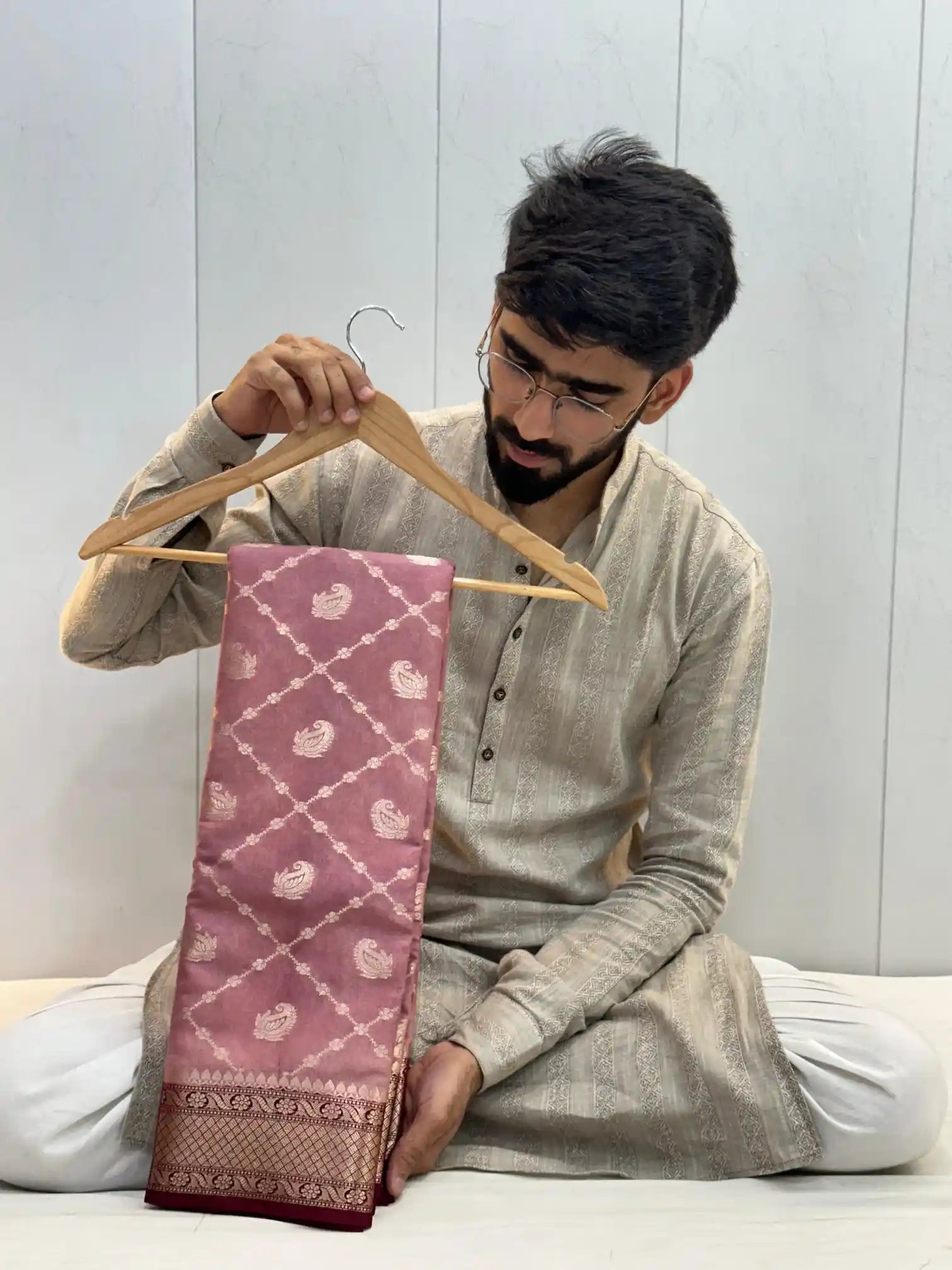 Subtle Mauve Peach Shade Chiniya Silk Banarasi Saree