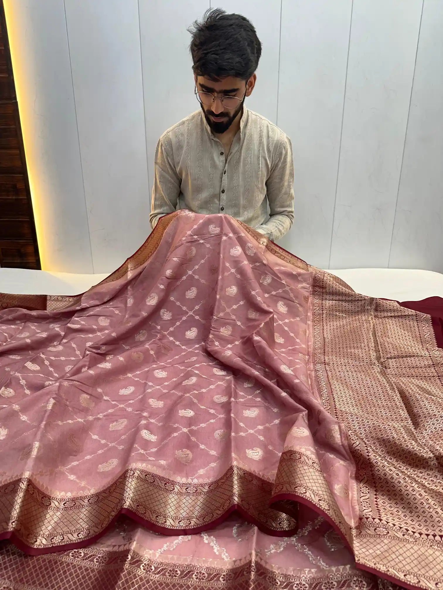 Subtle Mauve Peach Shade Chiniya Silk Banarasi Saree