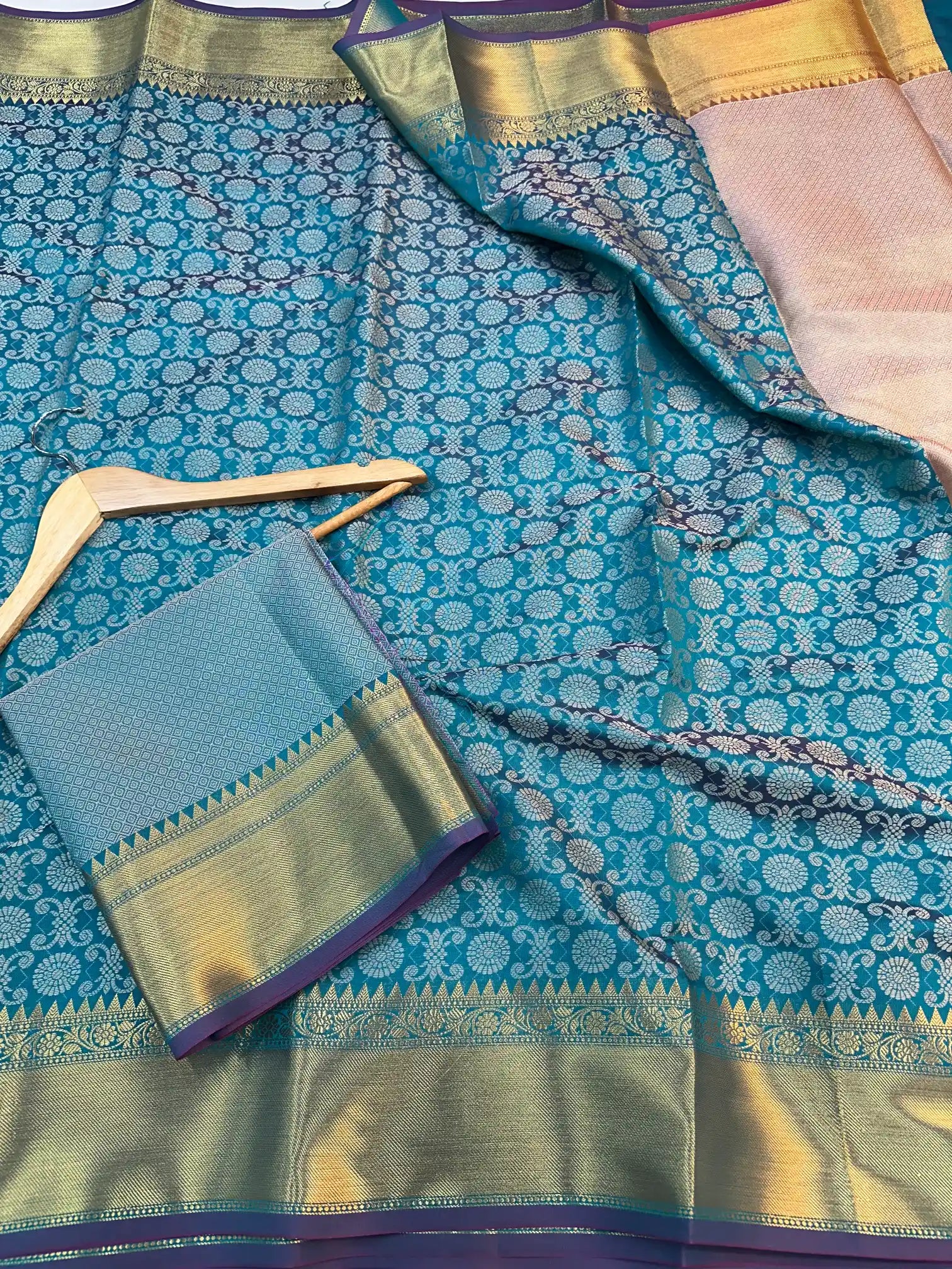 Turquios Green Subtle embossed soft tissue silk Banarasi Saree
