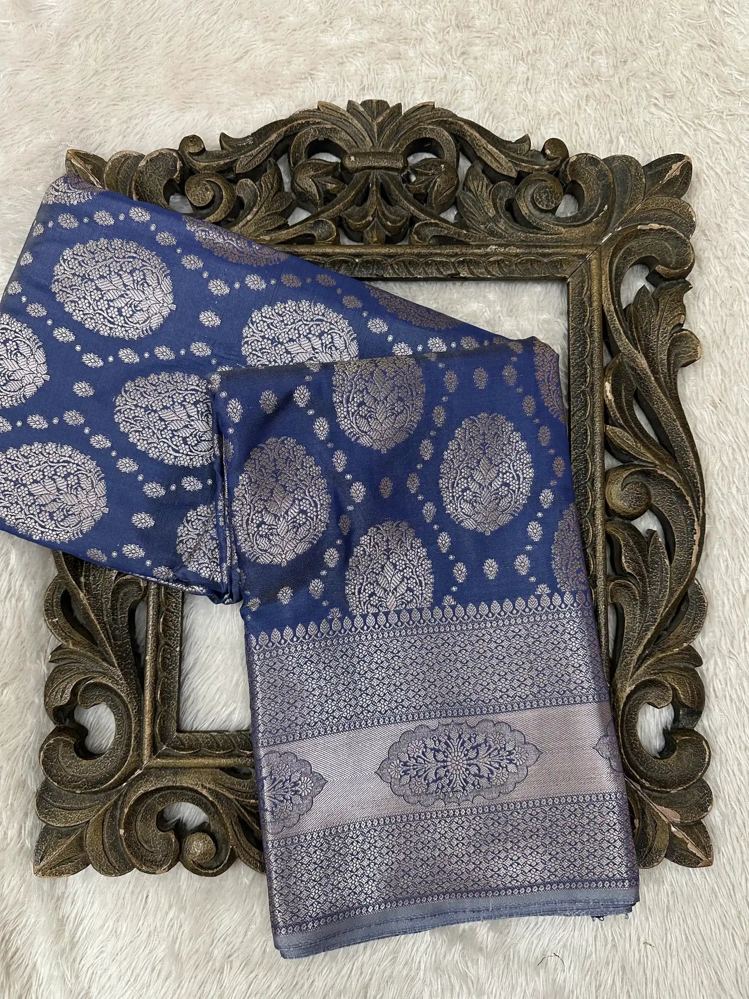 Contemporary Weave Kora Tissue Silk Banarasi Saree