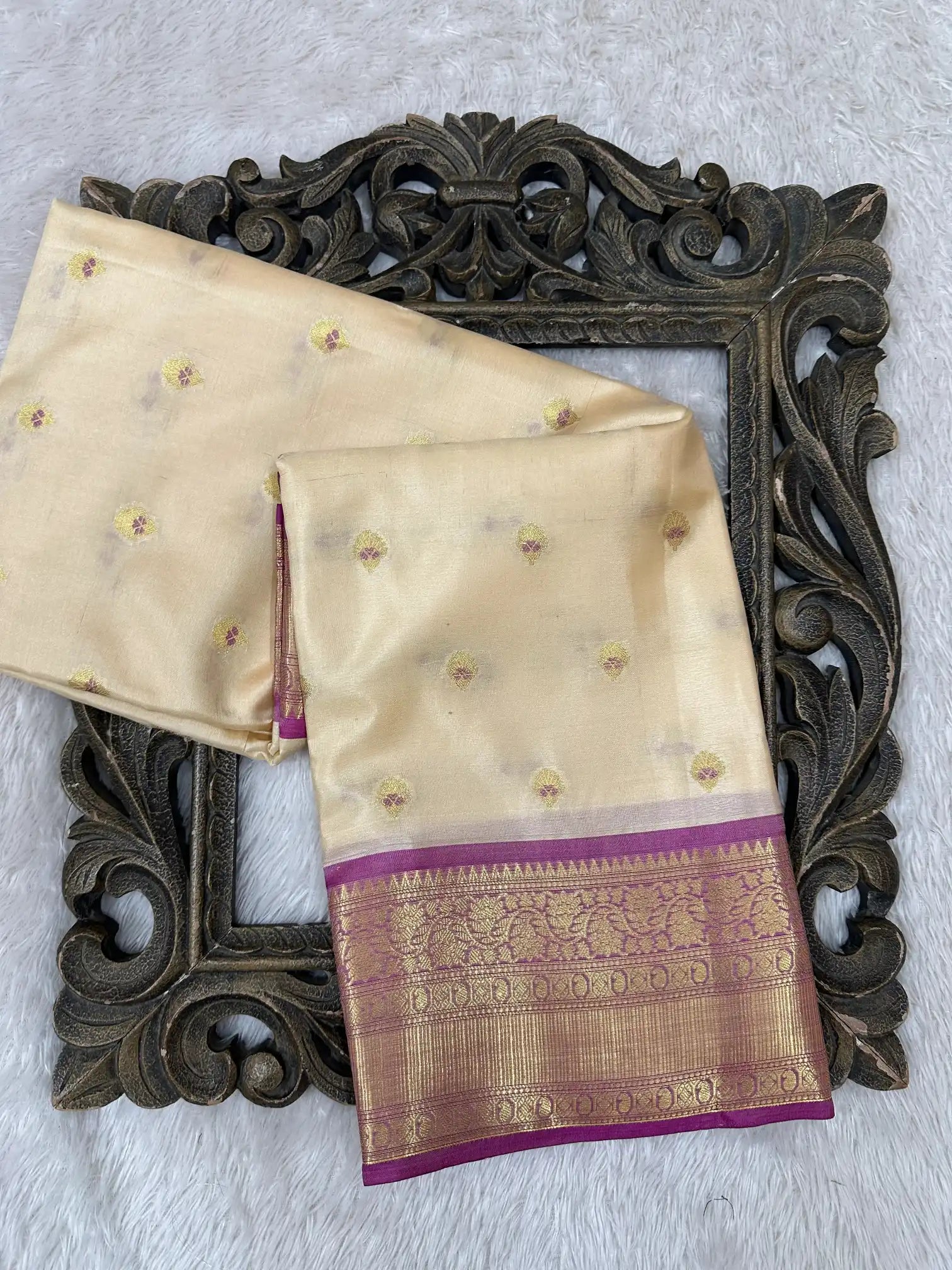 Contemporary Weave Kora Tissue Silk Banarasi Saree