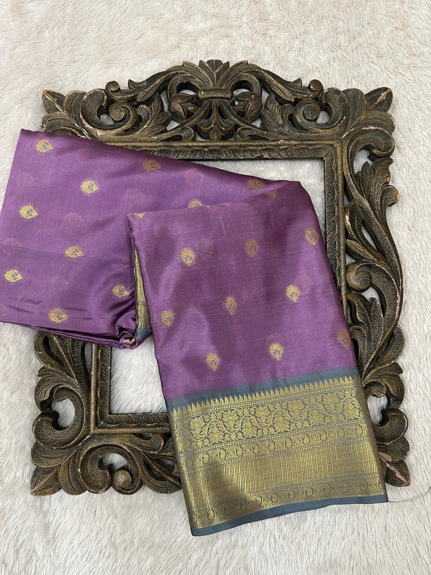 Contemporary Weave Kora Tissue Silk Banarasi Saree