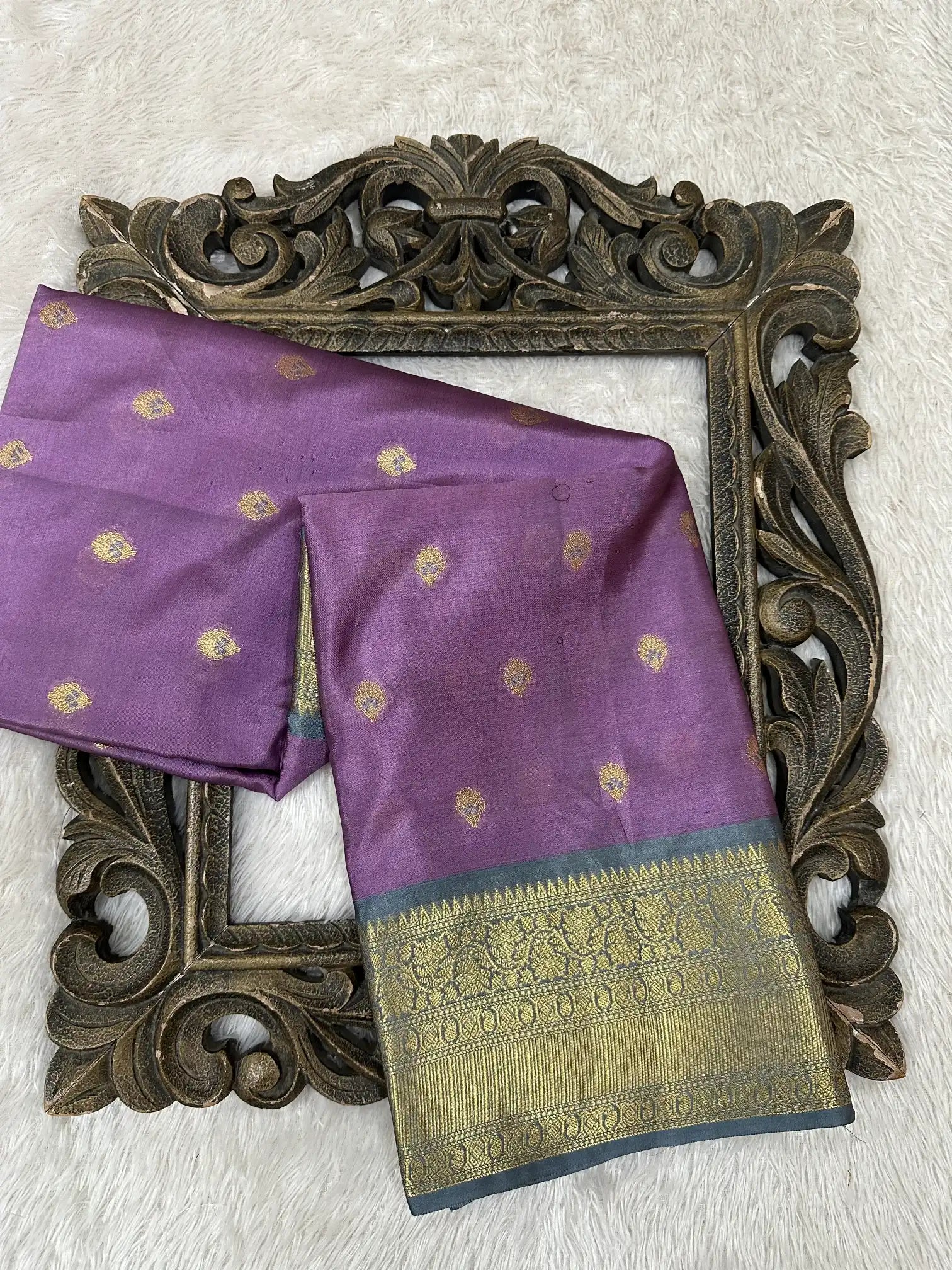Contemporary Weave Kora Tissue Silk Banarasi Saree