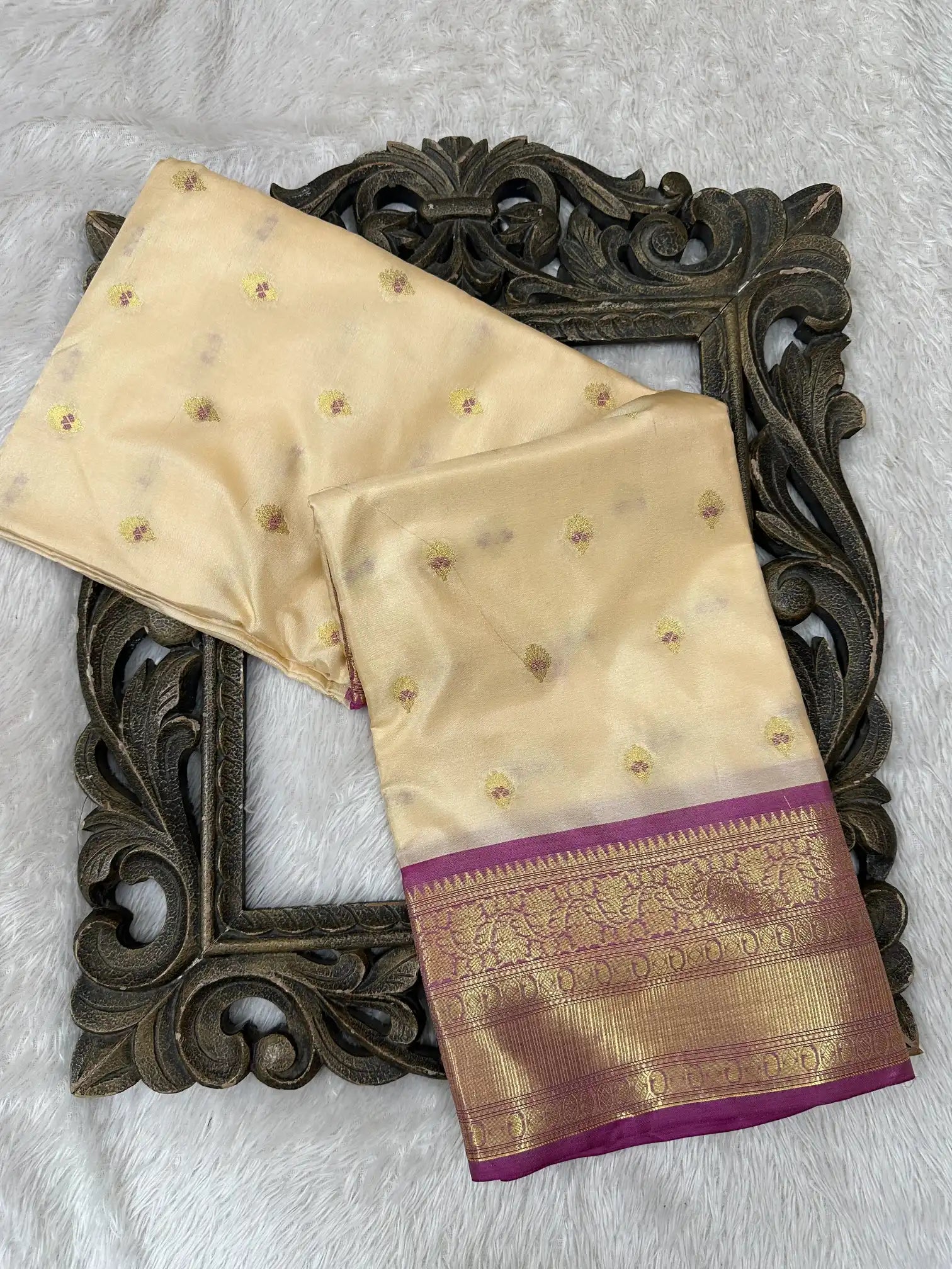Contemporary Weave Kora Tissue Silk Banarasi Saree