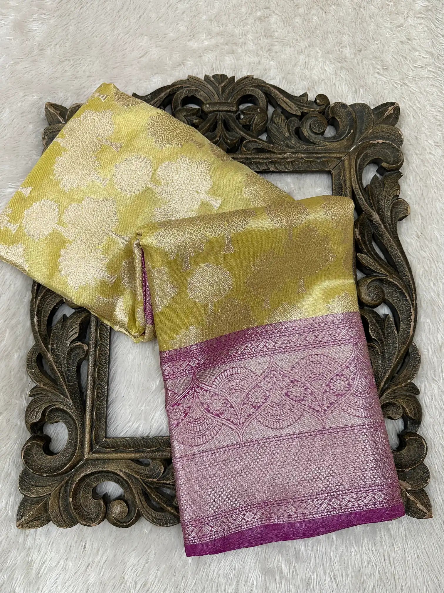 Contemporary Weave Kora Tissue Silk Banarasi Saree