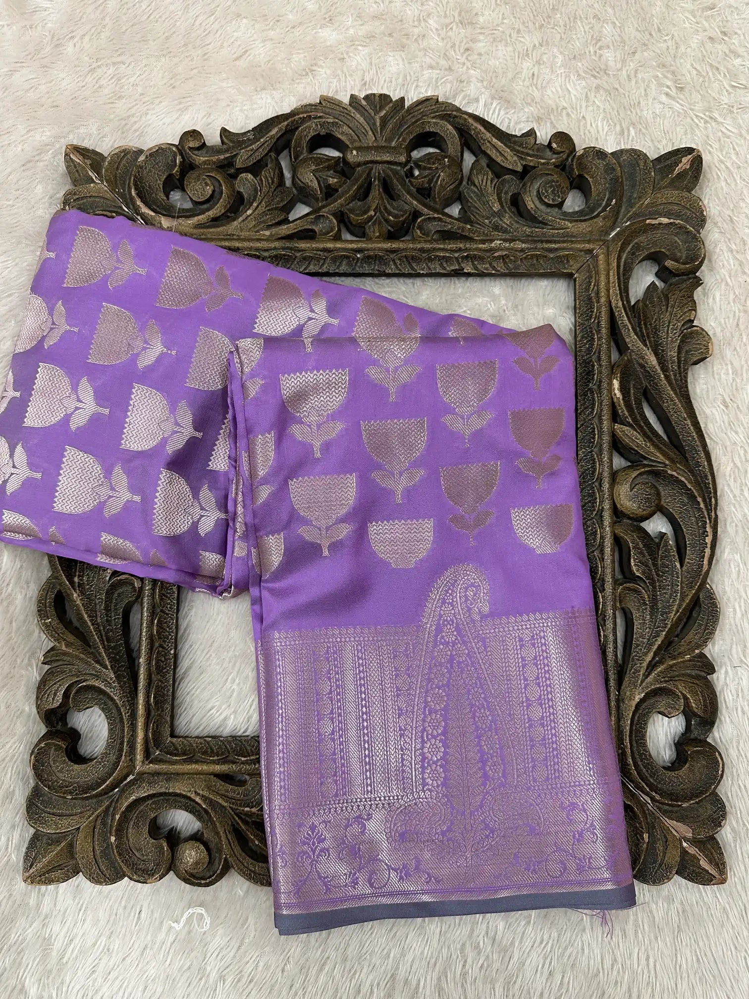 Contemporary Weave Kora Tissue Silk Banarasi Saree