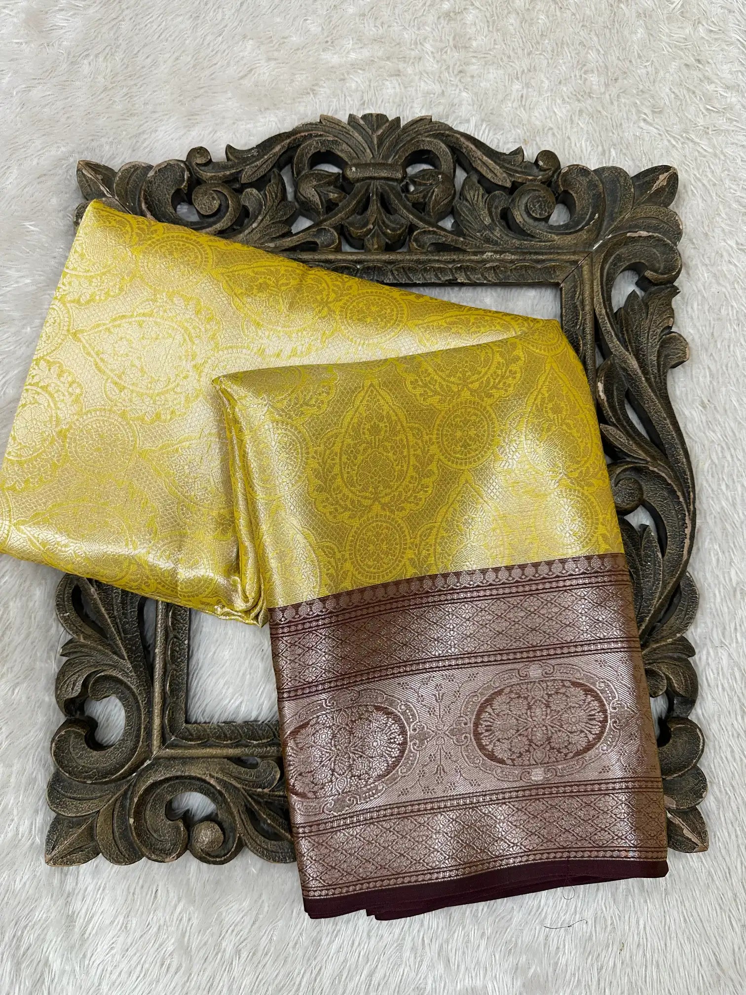 Contemporary Weave Kora Tissue Silk Banarasi Saree