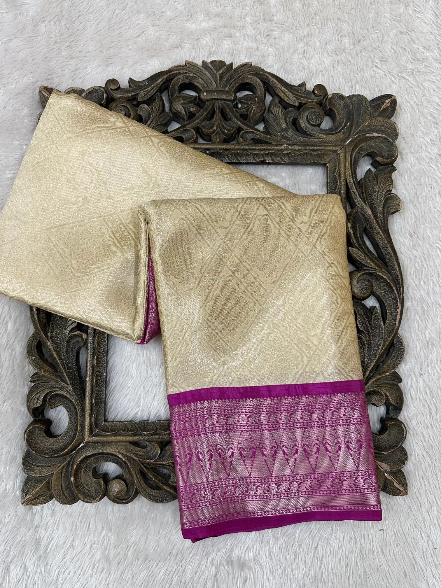 Contemporary Weave Kora Tissue Silk Banarasi Saree