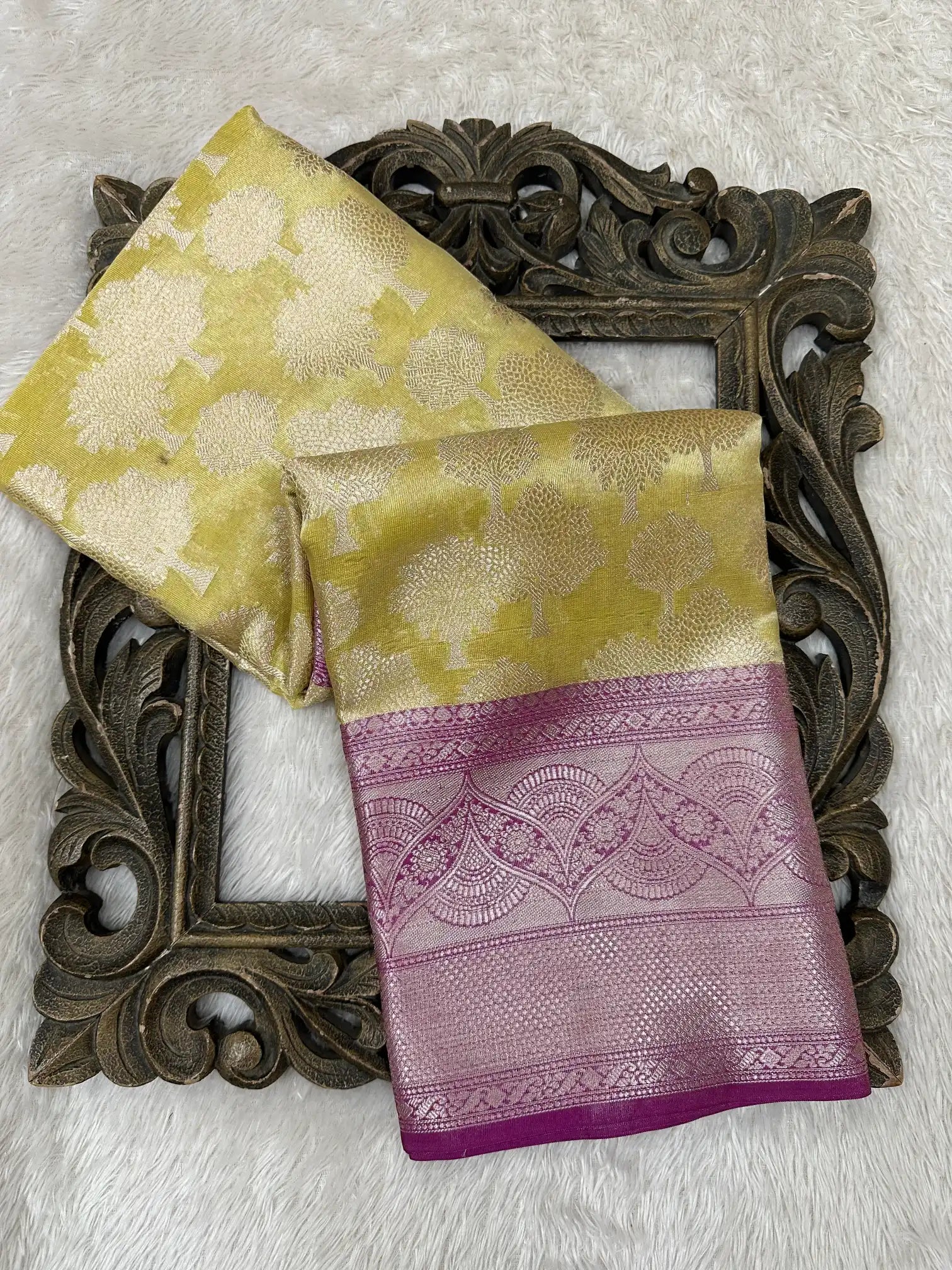Contemporary Weave Kora Tissue Silk Banarasi Saree