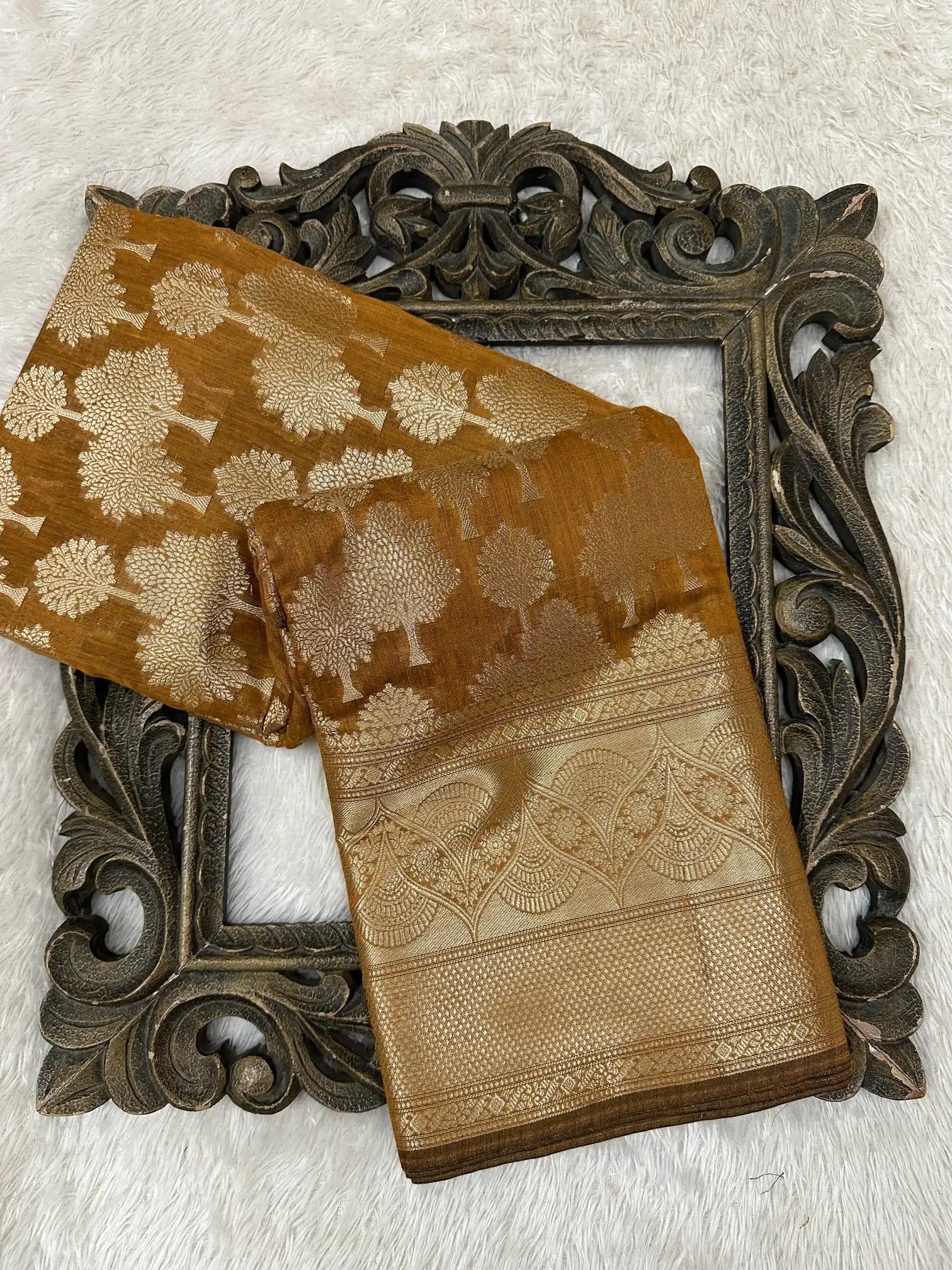 Contemporary Weave Kora Tissue Silk Banarasi Saree