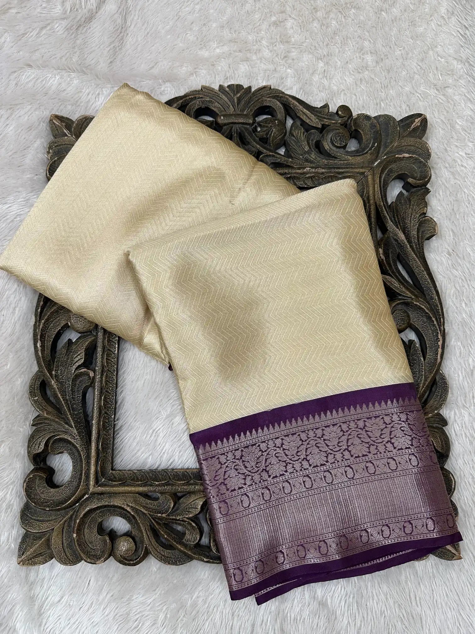 Contemporary Weave Kora Tissue Silk Banarasi Saree