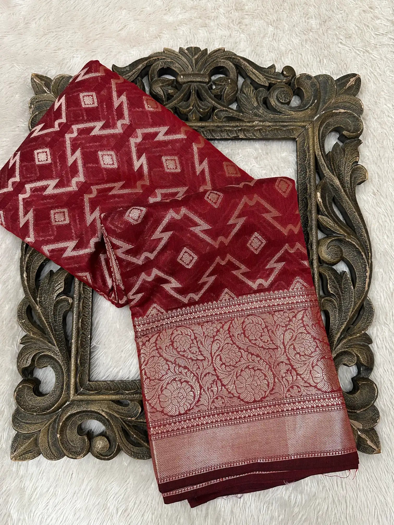 Contemporary Weave Kora Tissue Silk Banarasi Saree