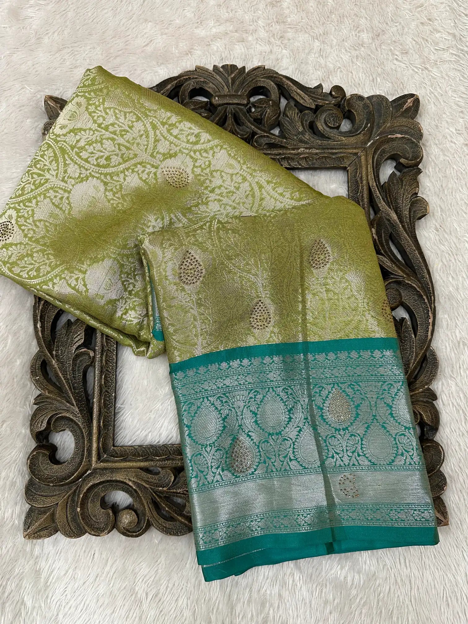 Contemporary Weave Kora Tissue Silk Banarasi Saree
