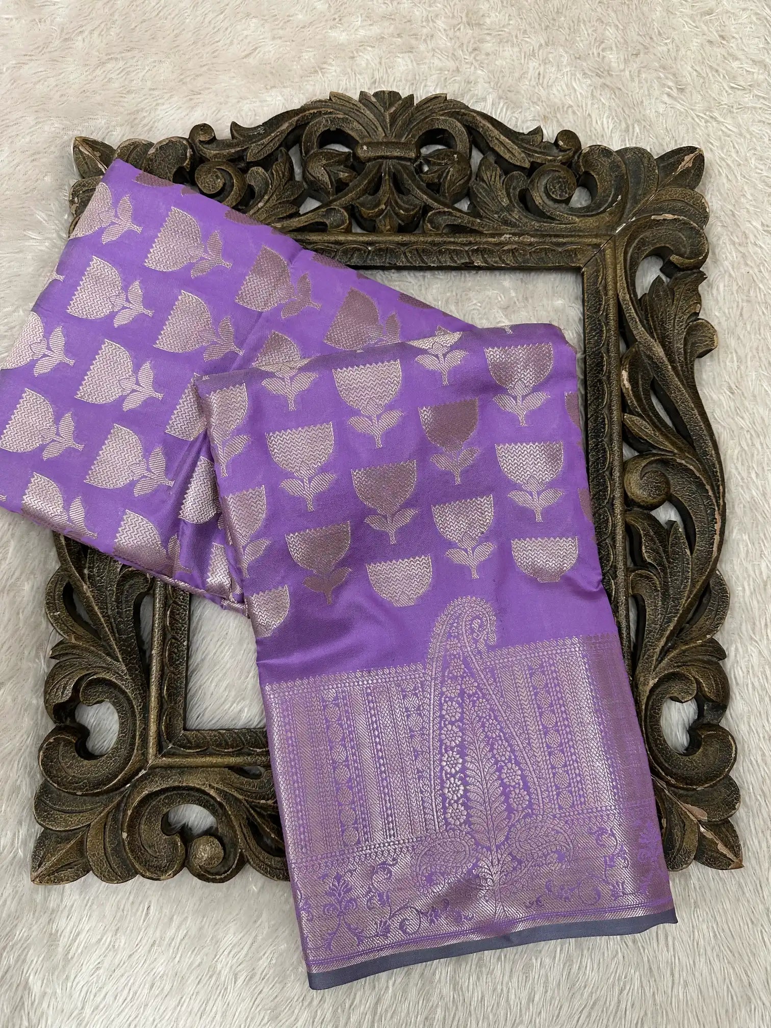 Contemporary Weave Kora Tissue Silk Banarasi Saree