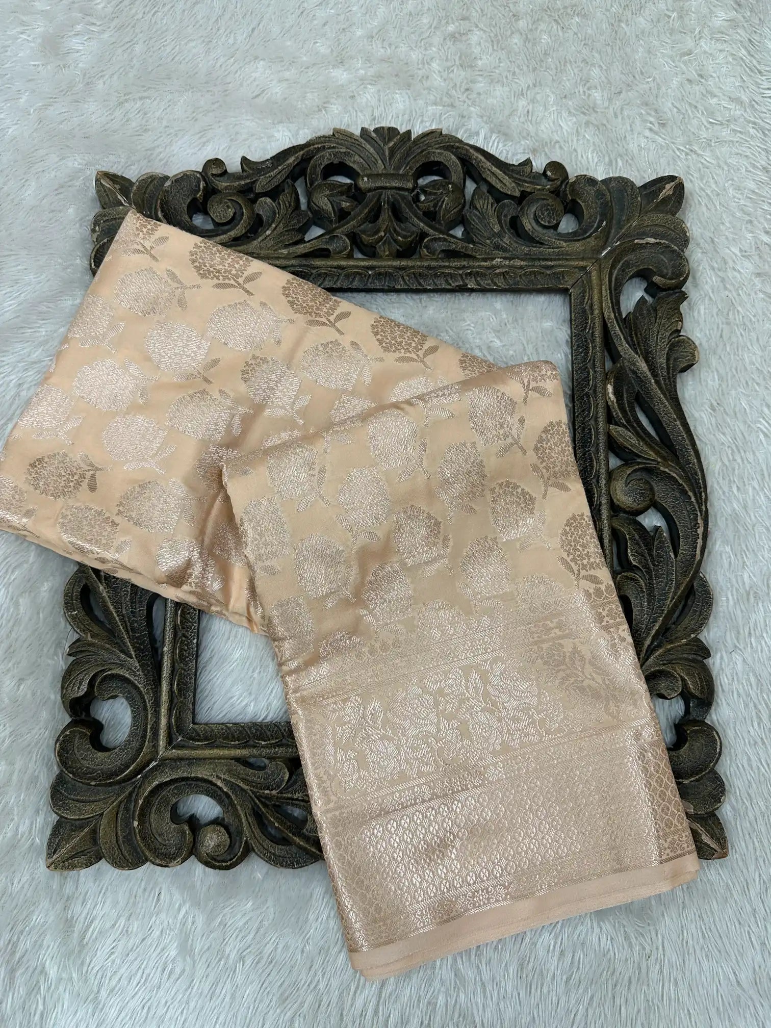 Contemporary Weave Kora Tissue Silk Banarasi Saree