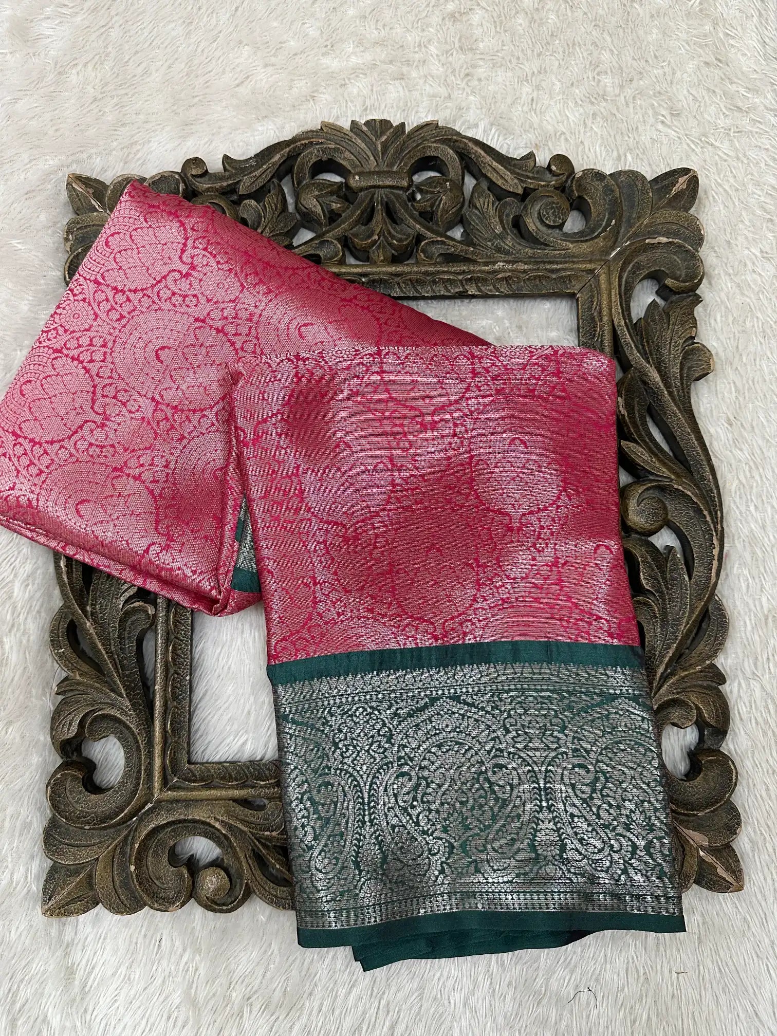 Contemporary Weave Kora Tissue Silk Banarasi Saree