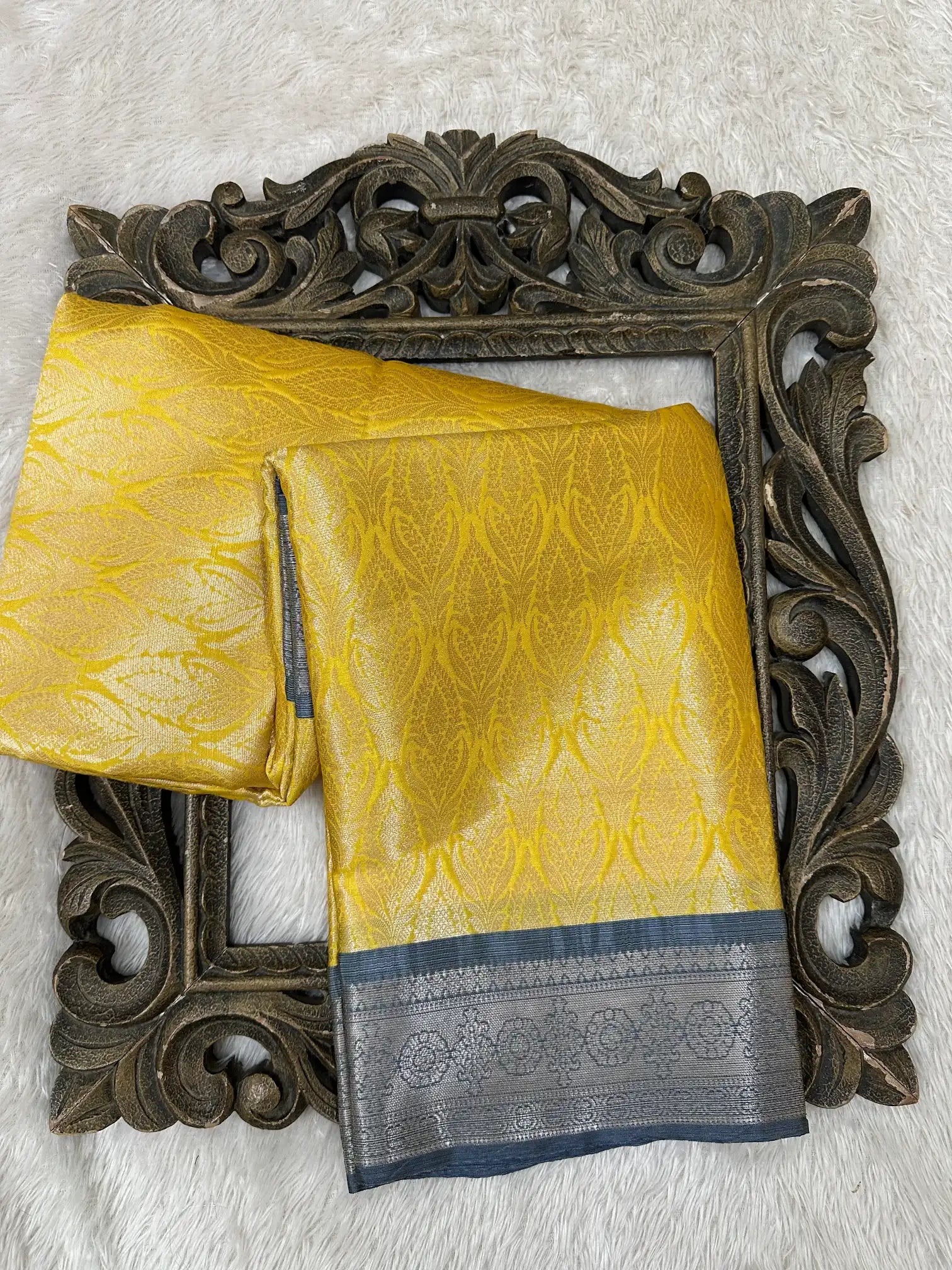 Contemporary Weave Kora Tissue Silk Banarasi Saree
