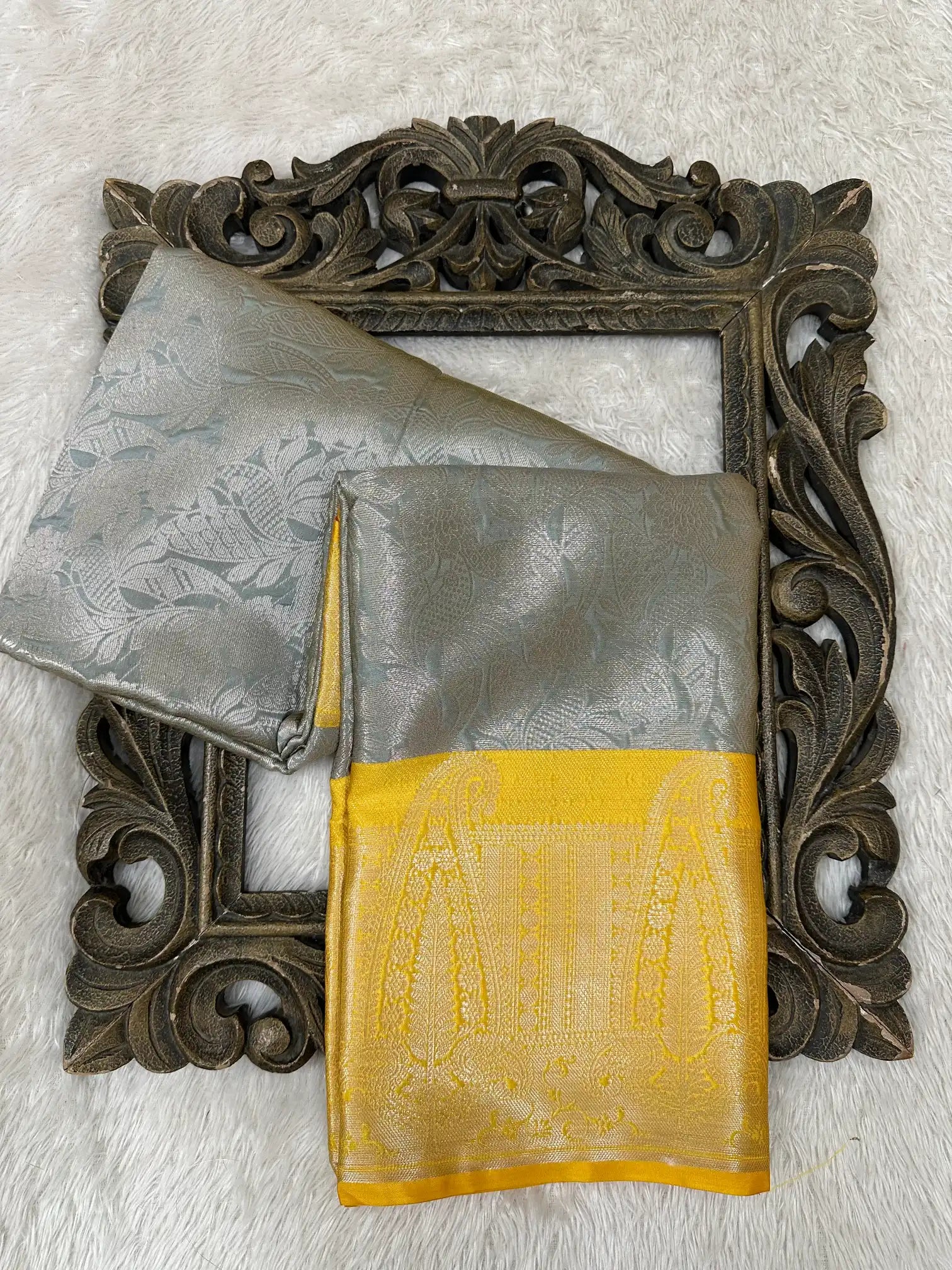 Contemporary Weave Kora Tissue Silk Banarasi Saree