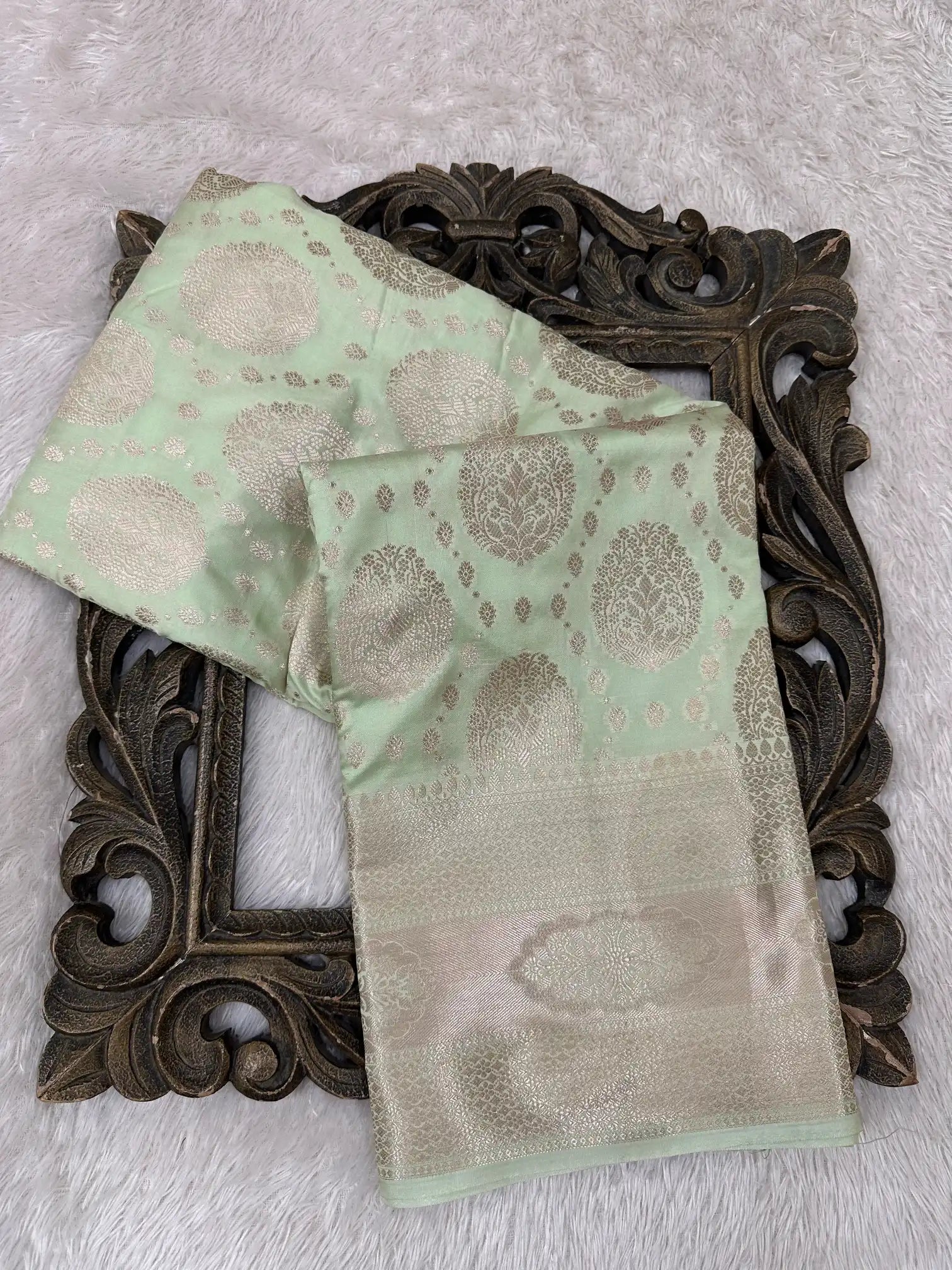 Contemporary Weave Kora Tissue Silk Banarasi Saree