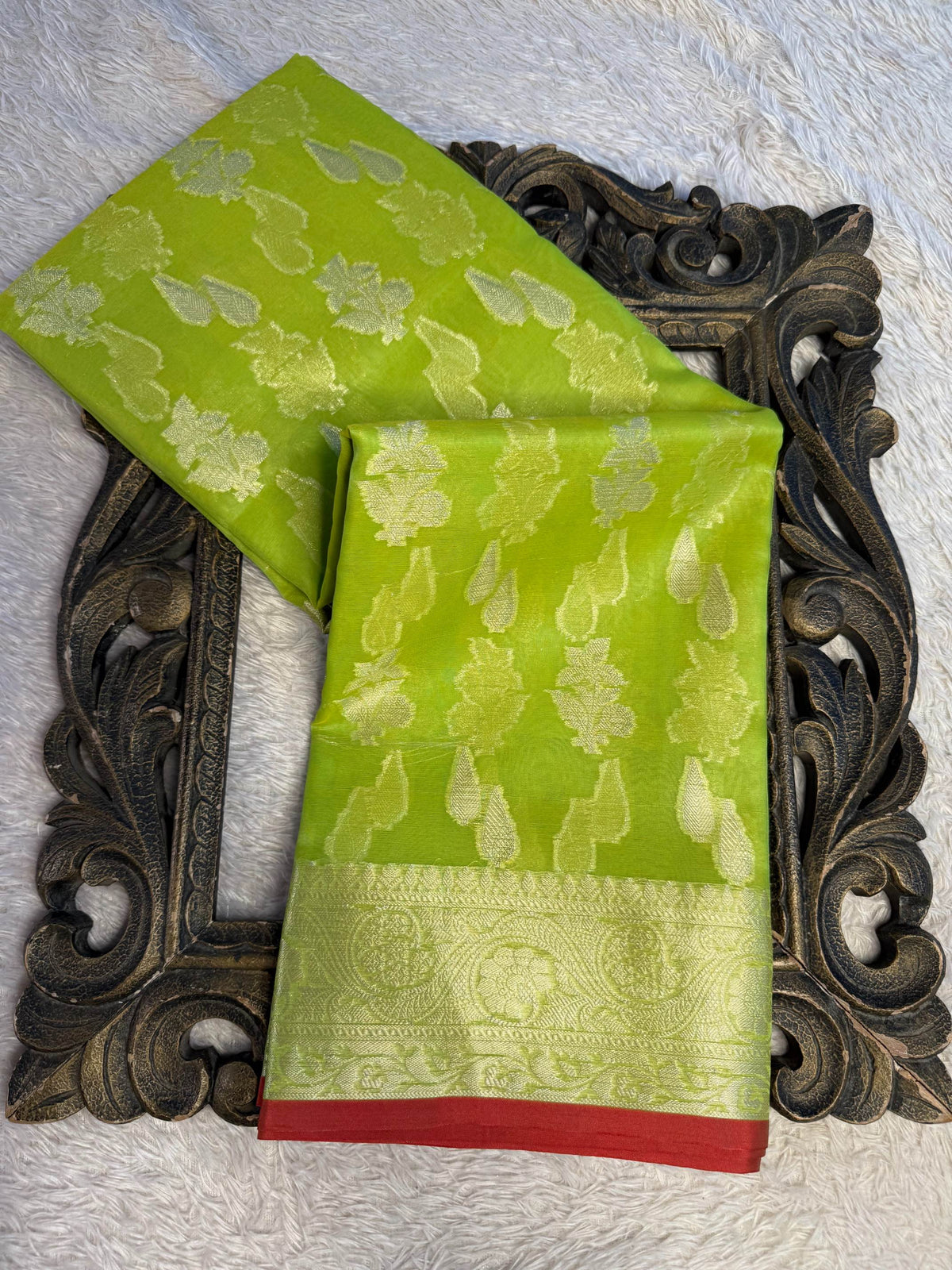 Eccentric zari weave Softsilk Banarasi Saree