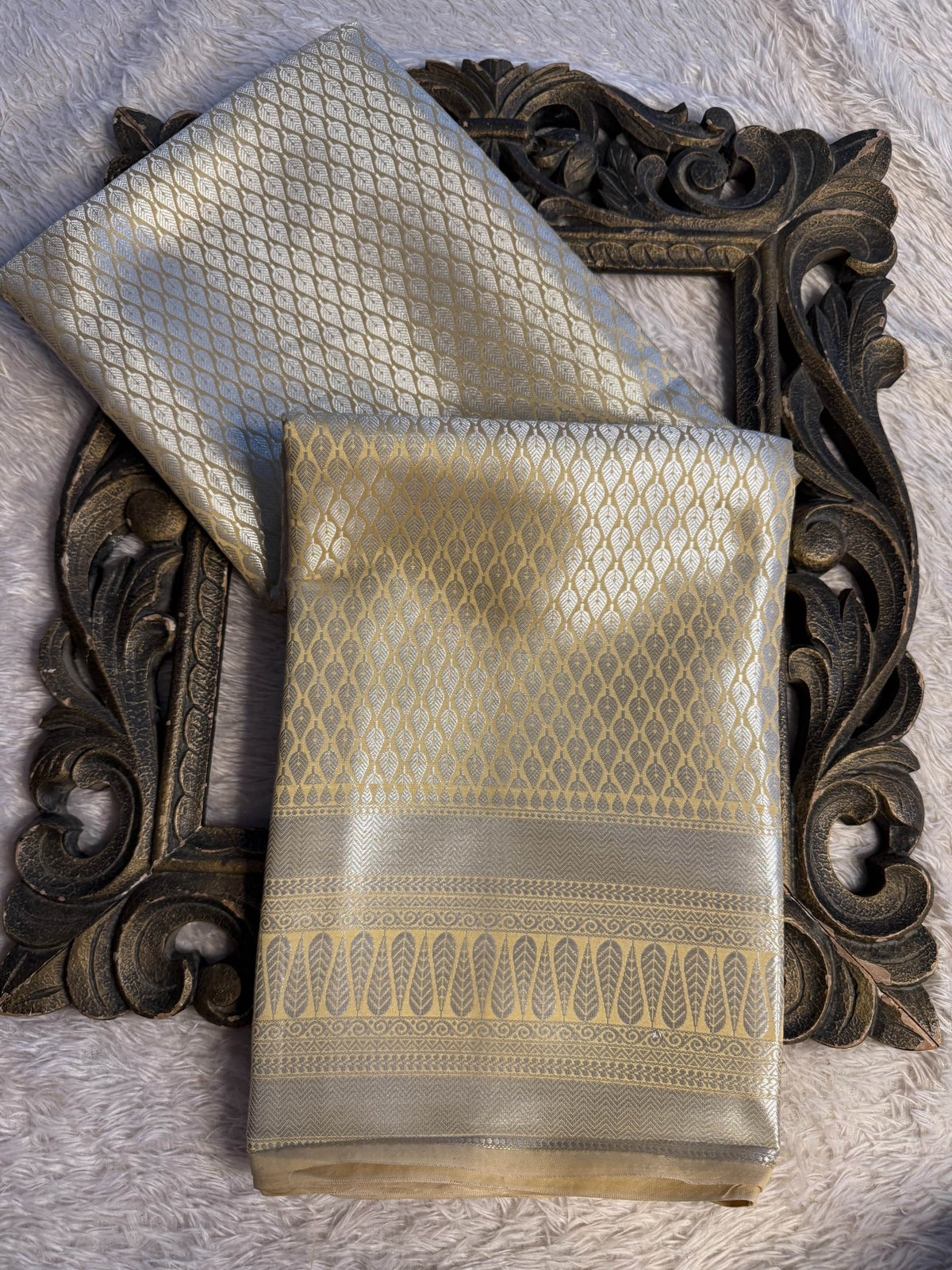 Eccentric zari weave Softsilk Banarasi Saree