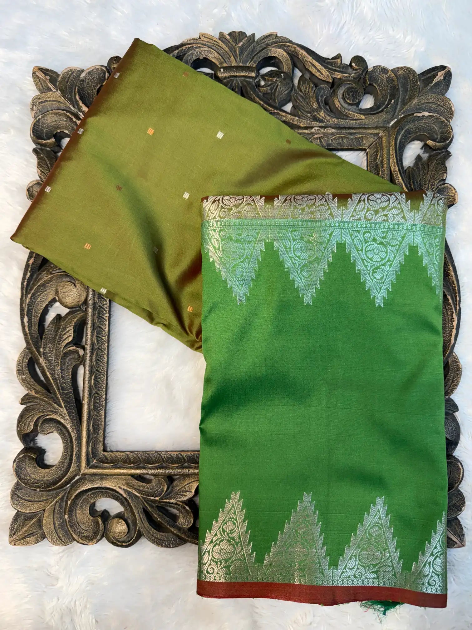 Eccentric Weave Softsilk Traditional Banarasi Saree