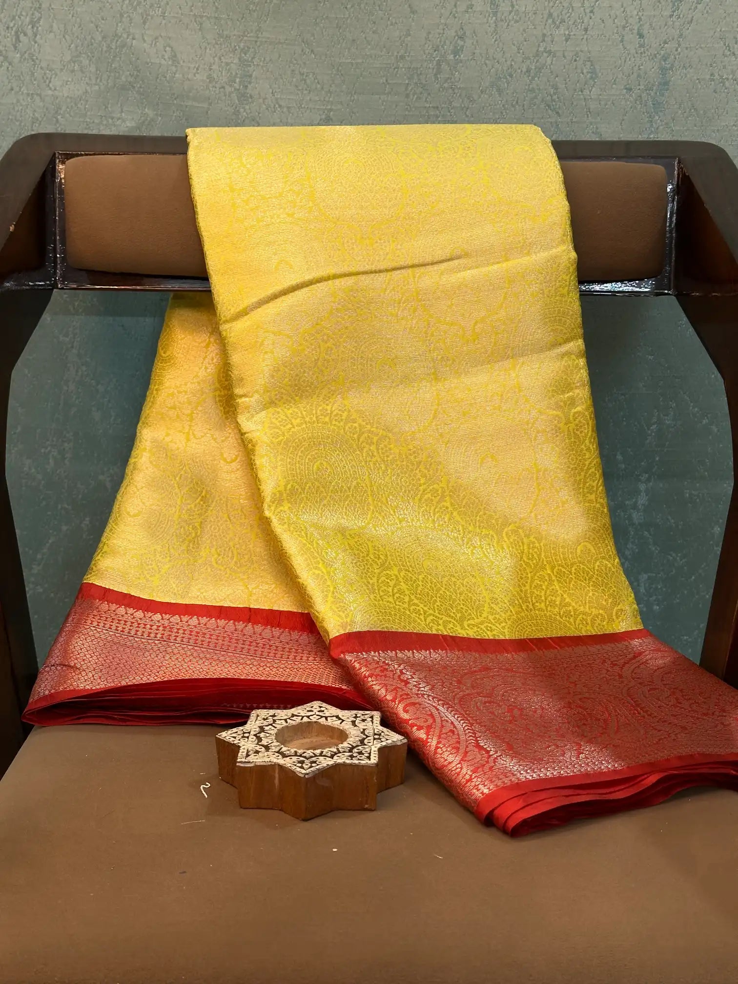Contemporary Weave Kora Tissue Silk Banarasi Saree