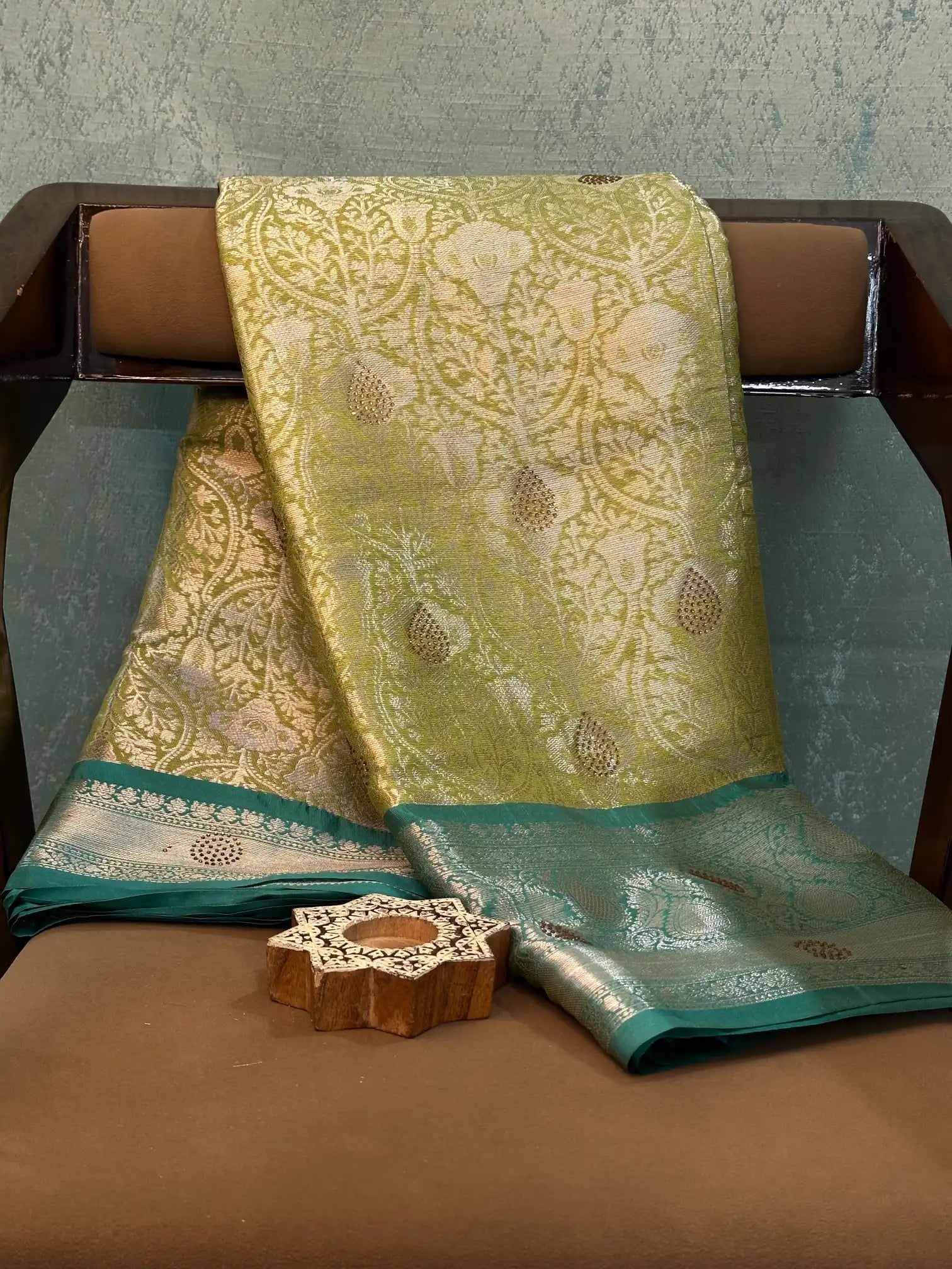 Eccentric Weave Softsilk Traditional Banarasi Saree
