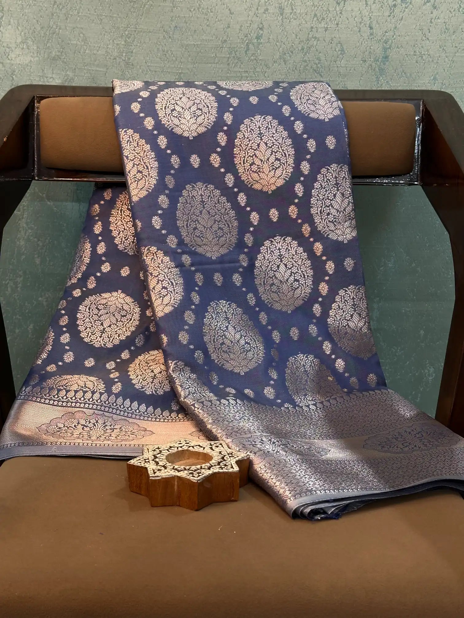 Contemporary Weave Kora Tissue Silk Banarasi Saree