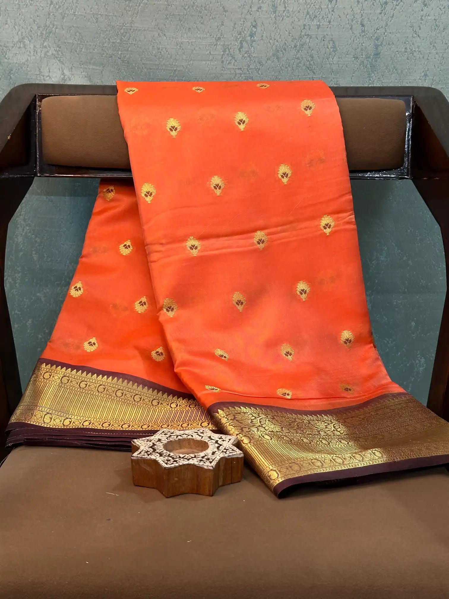Contemporary Weave Kora Tissue Silk Banarasi Saree