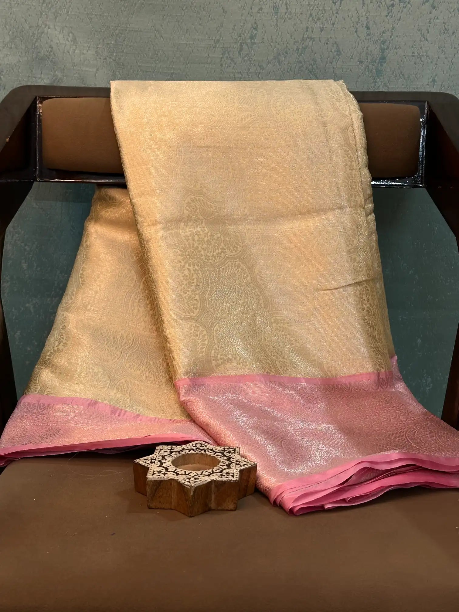 Contemporary Weave Kora Tissue Silk Banarasi Saree