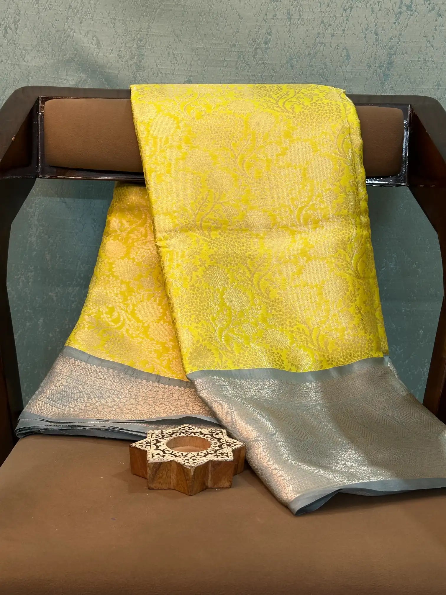 Eccentric Weave Softsilk Traditional Banarasi Saree