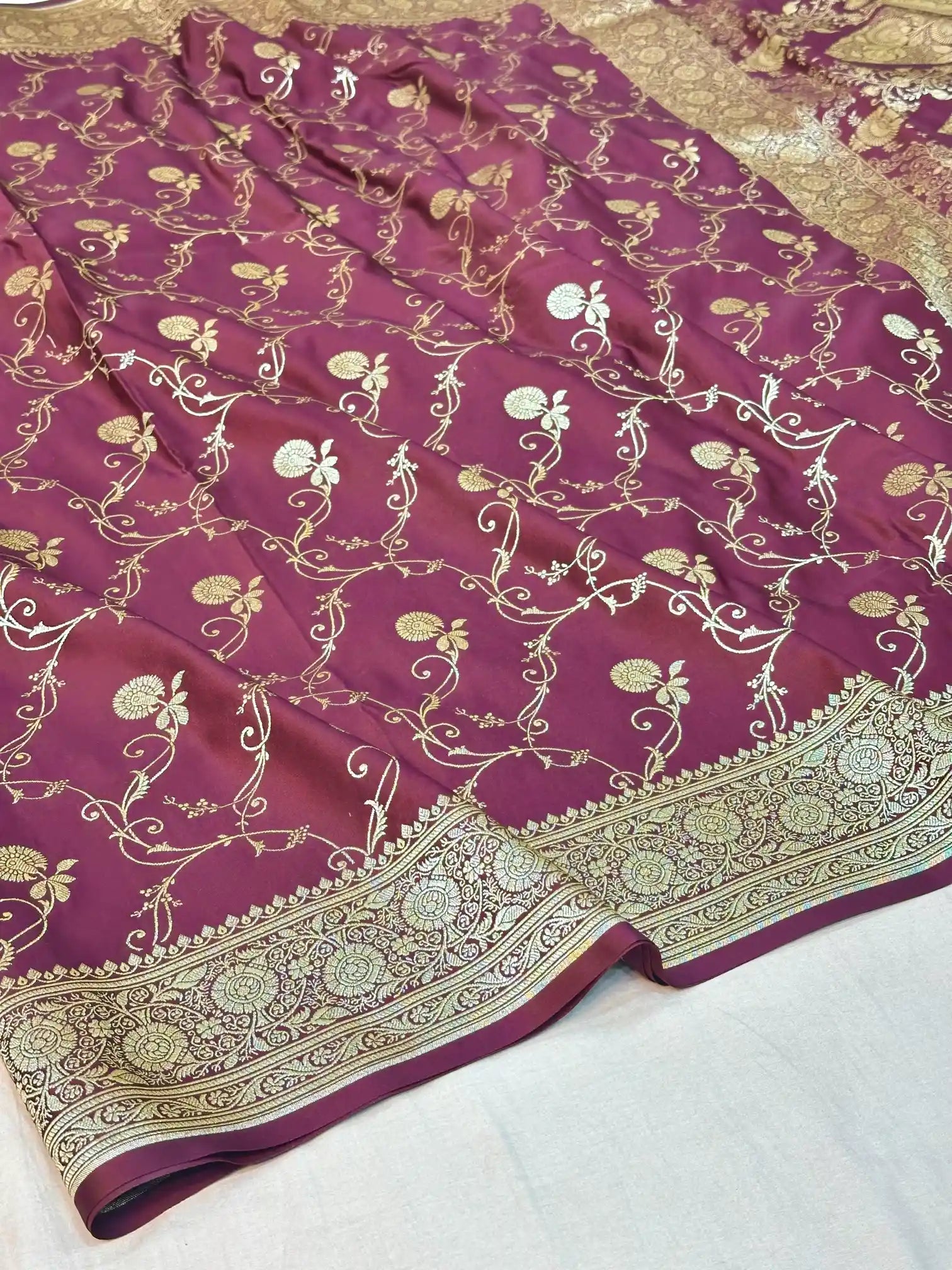 Vine Satin Silk Saree with Rich Texture Design and Classical Pallu