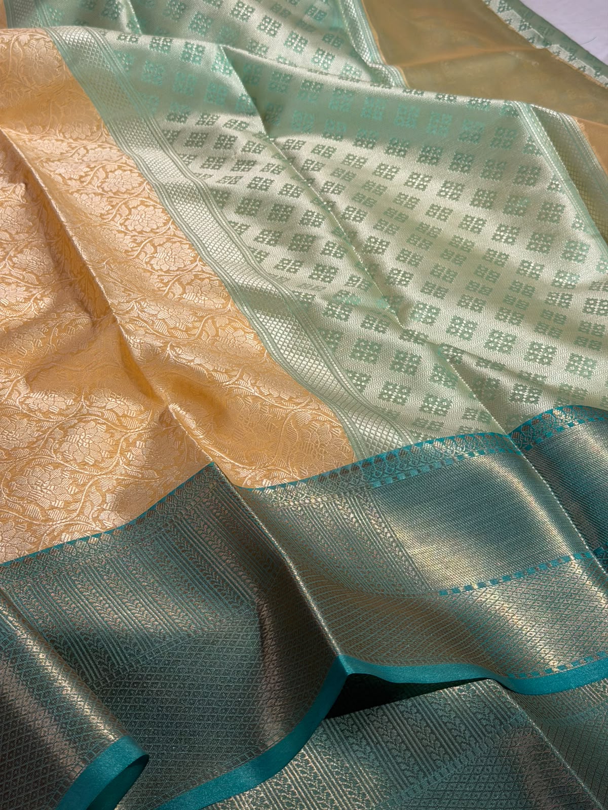Cream Embossed Weave Tanchui Banarasi Saree