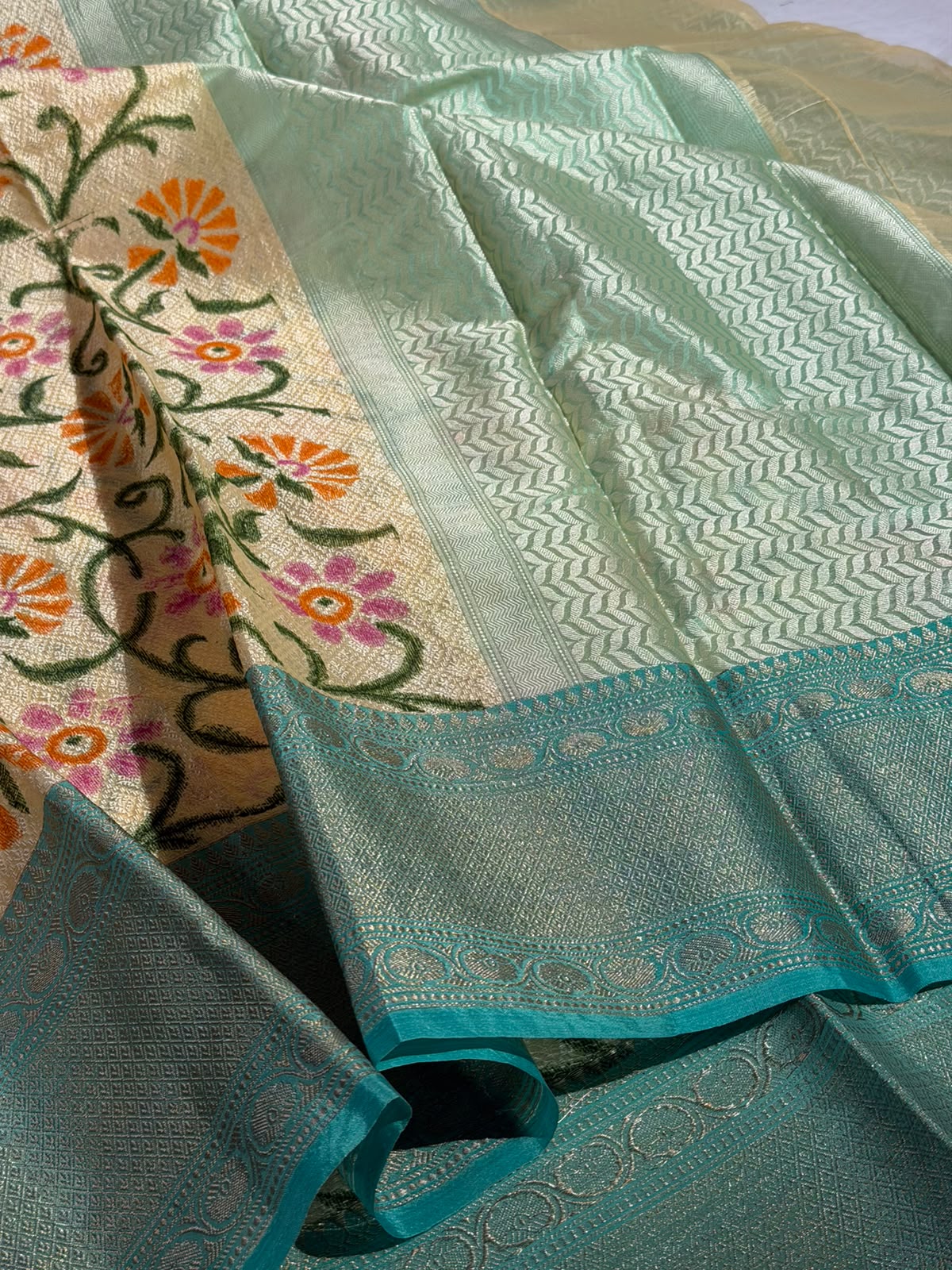 Floral Printed Softsilk Tanchui Banarasi Saree