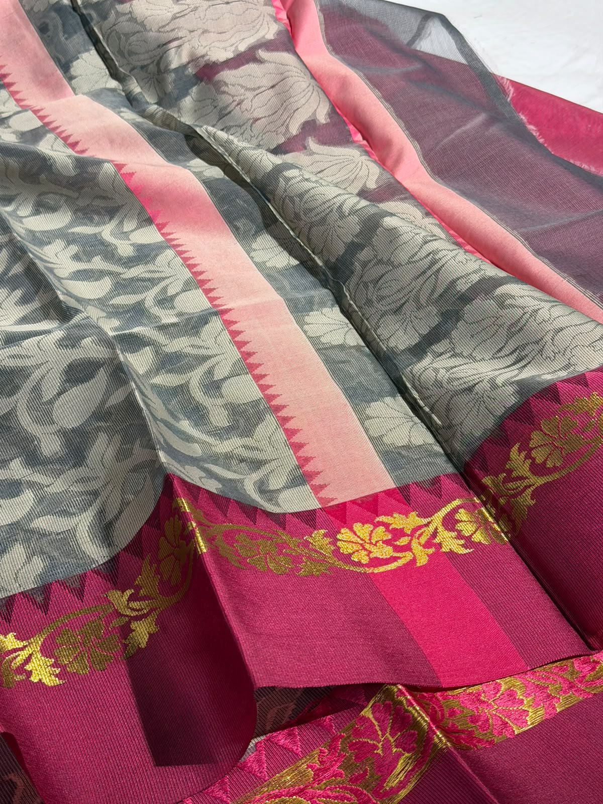 Gray Pink Cotton Jamdani Pattern Saree